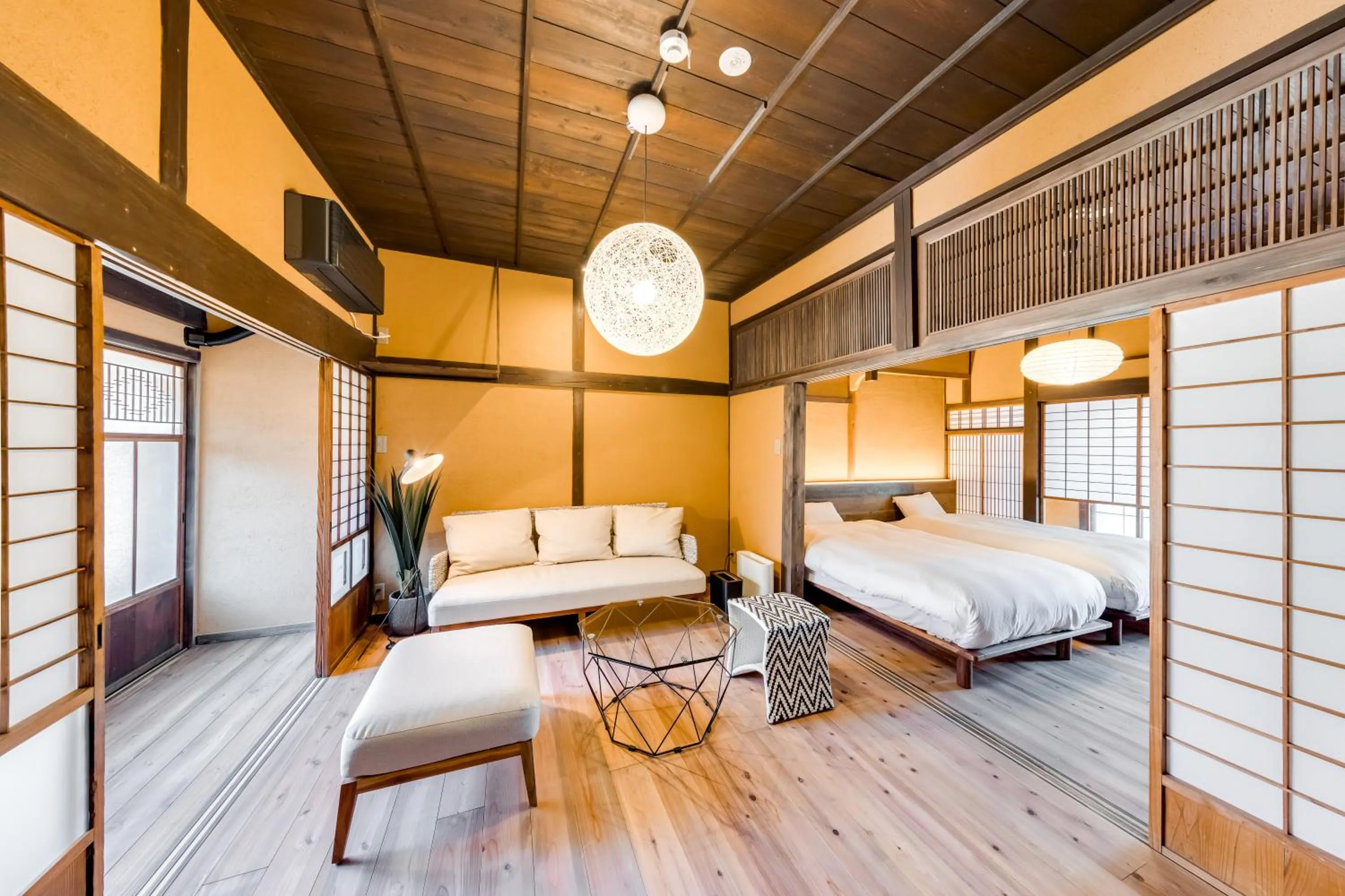 Photo of the whole room, Bed in EN Takeda Castle Town Hotel