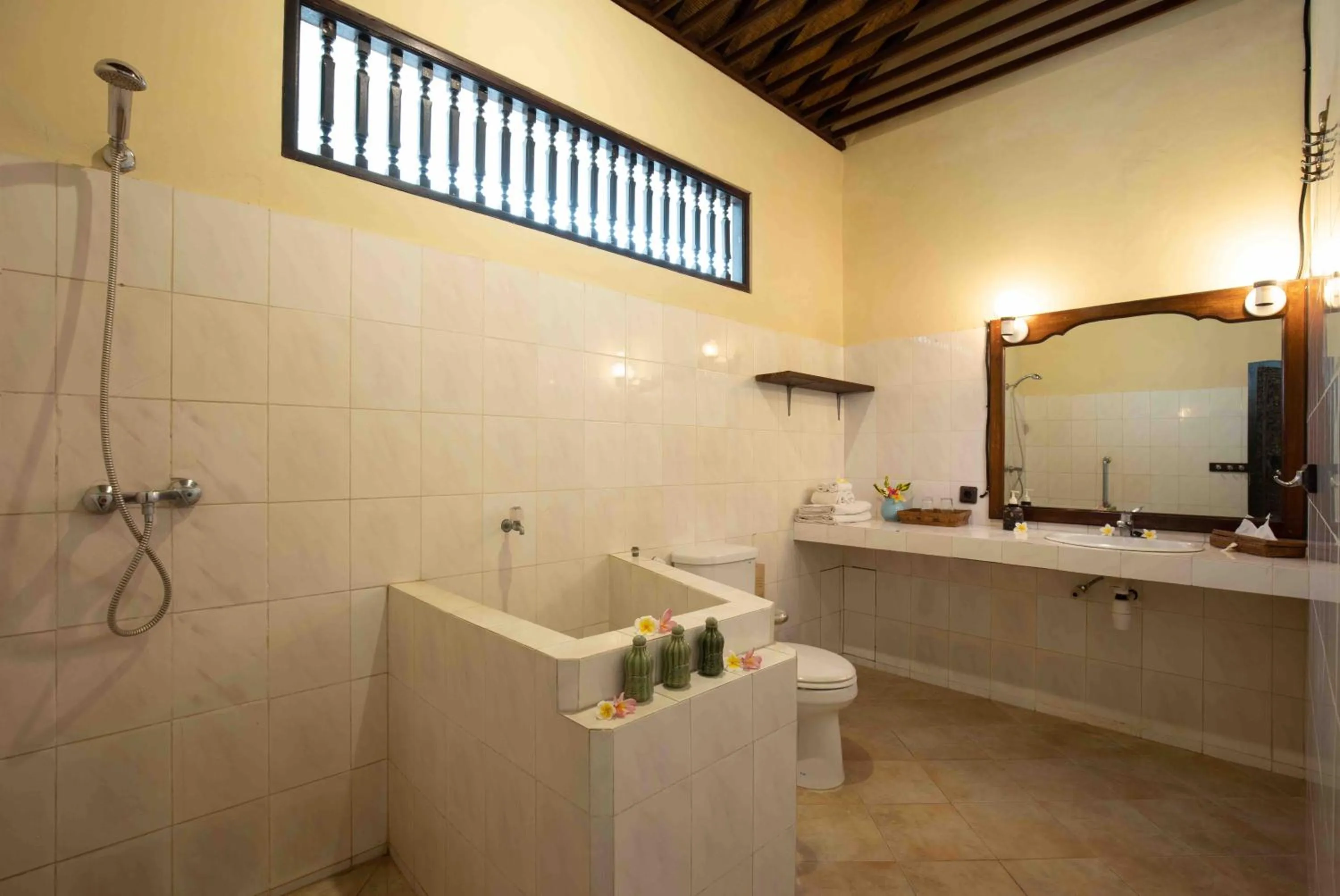 Shower in Alam Anda Ocean Front Resort & Spa Dive Resort