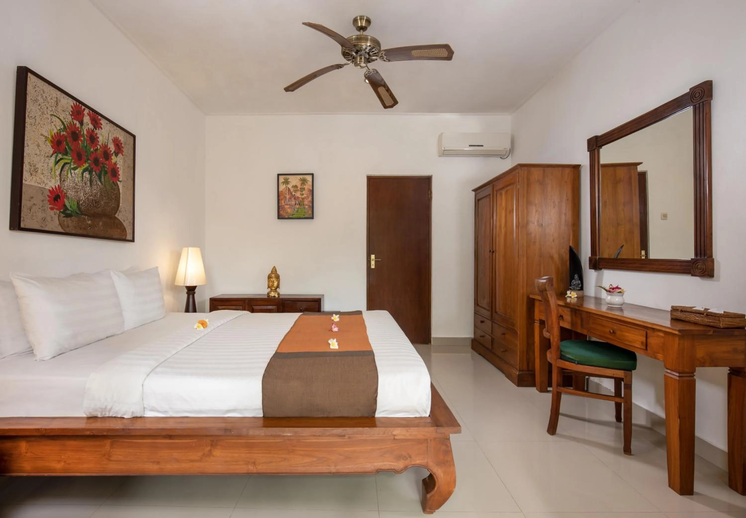 Bed in Alam Anda Ocean Front Resort & Spa Dive Resort