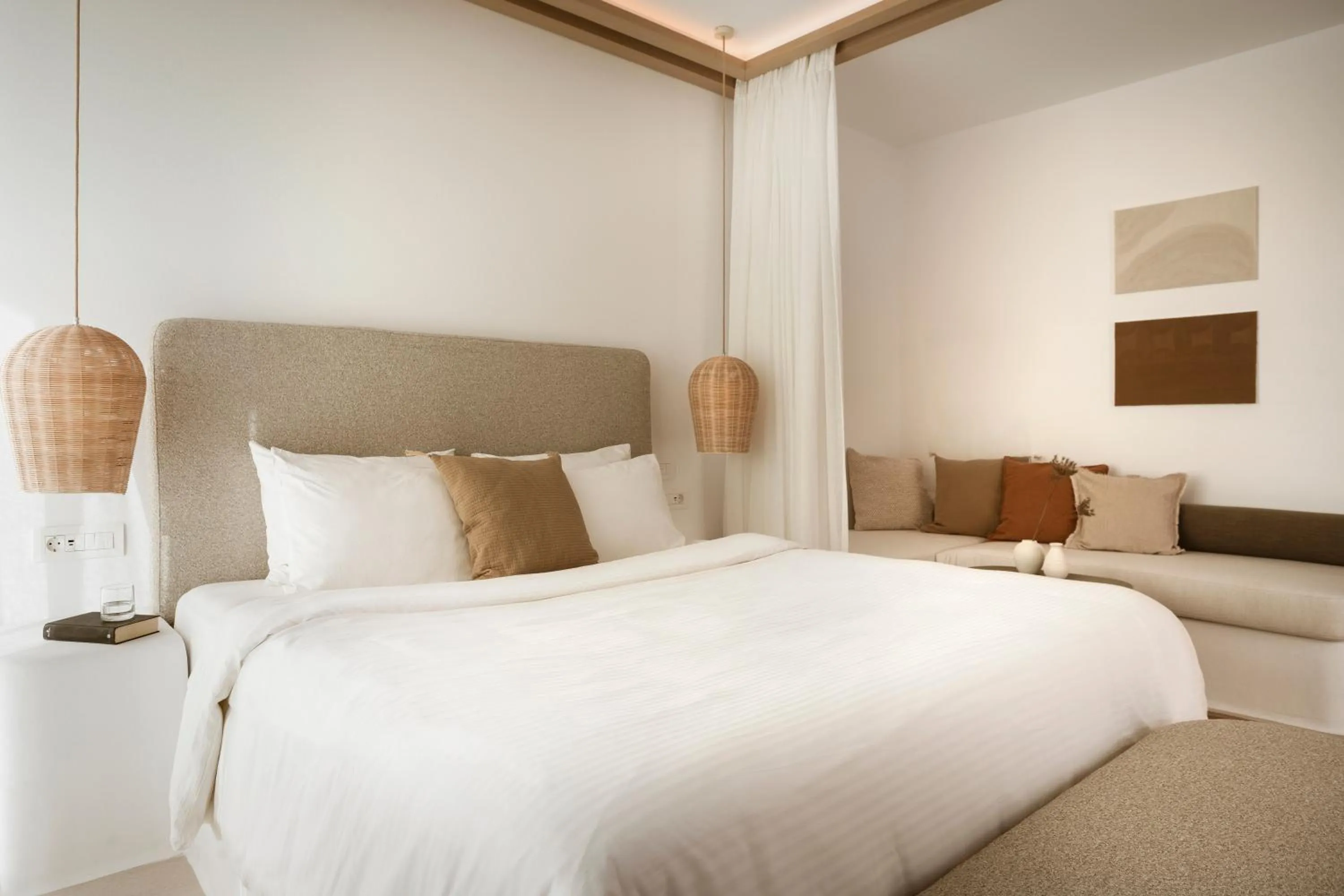 Bed in Mykonos Flow - Super Paradise