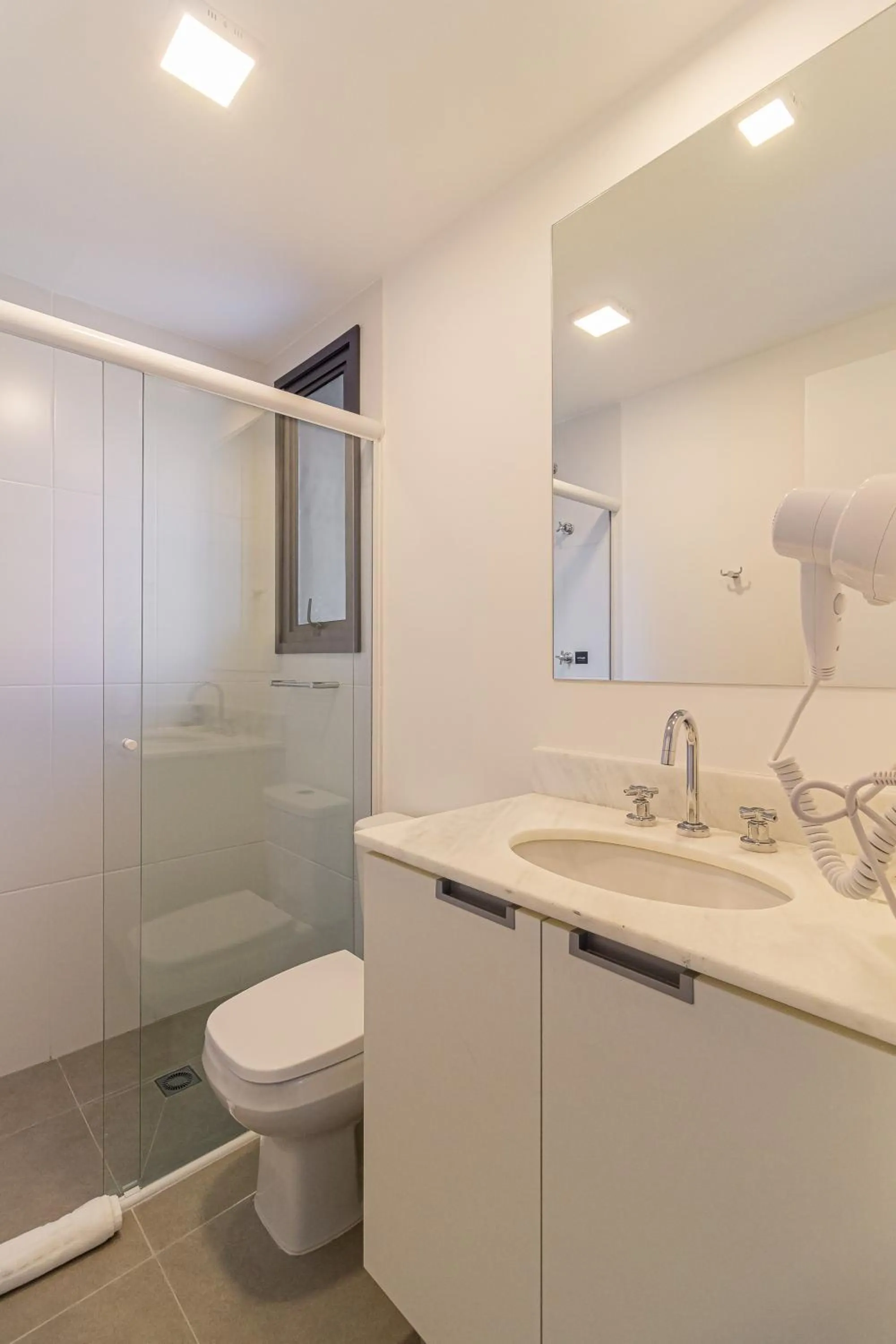 Shower in Charlie Harmonia Vila Madalena