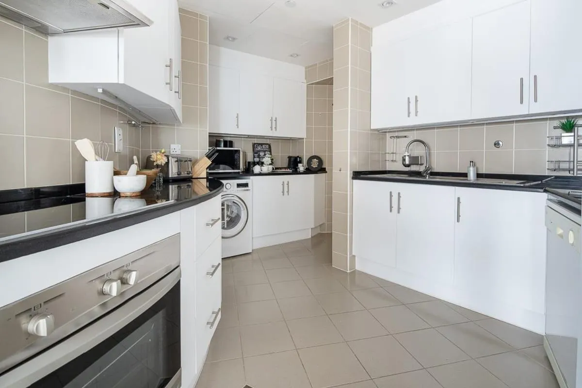 Frank Porter - Marina Terrace Tower