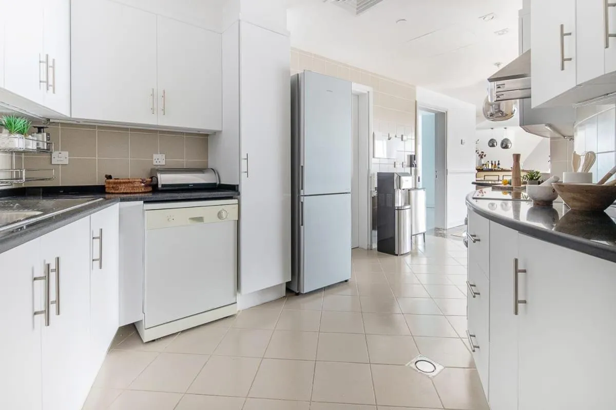 Frank Porter - Marina Terrace Tower