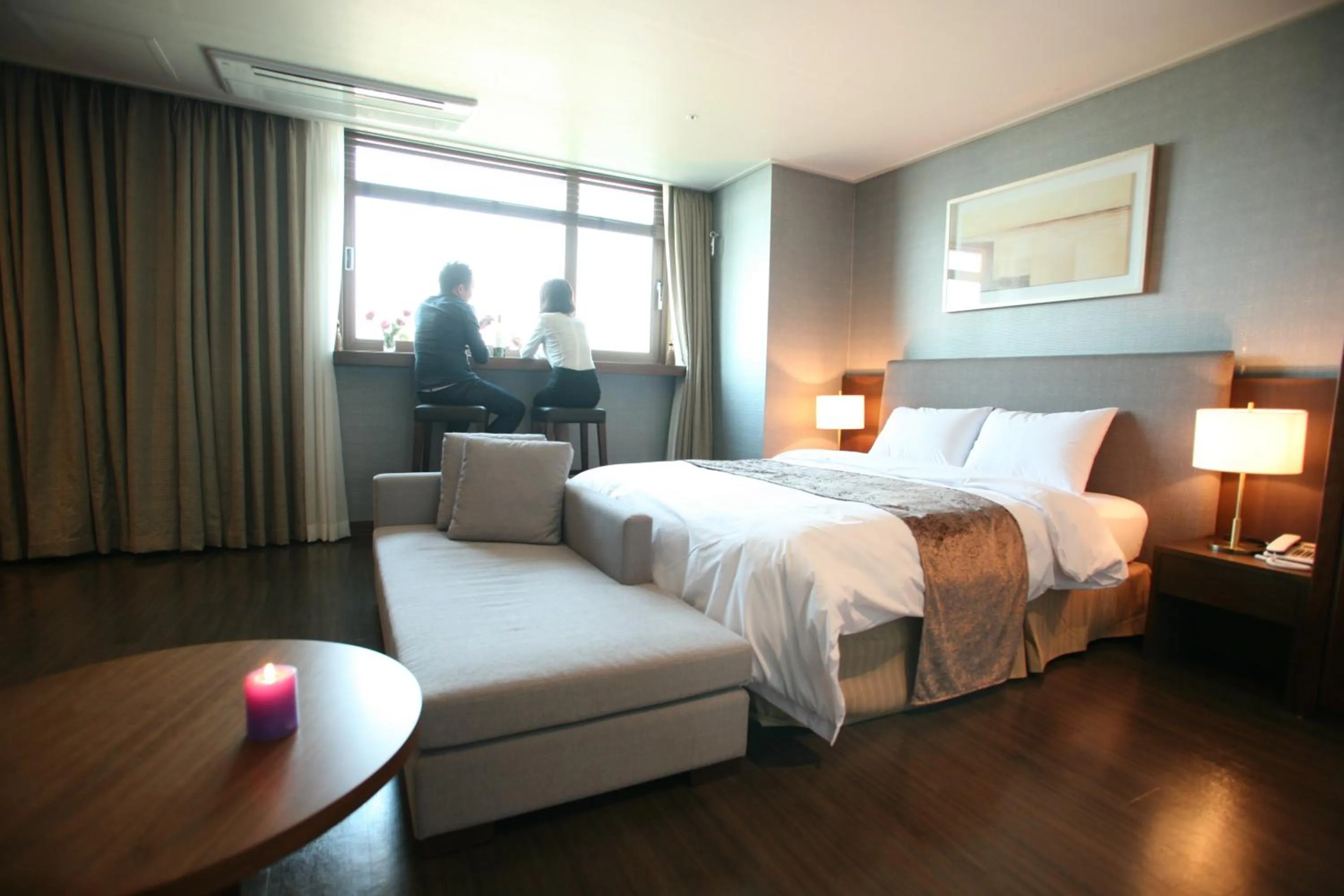 Photo of the whole room, Bed in Hyunjin Tourist Hotel