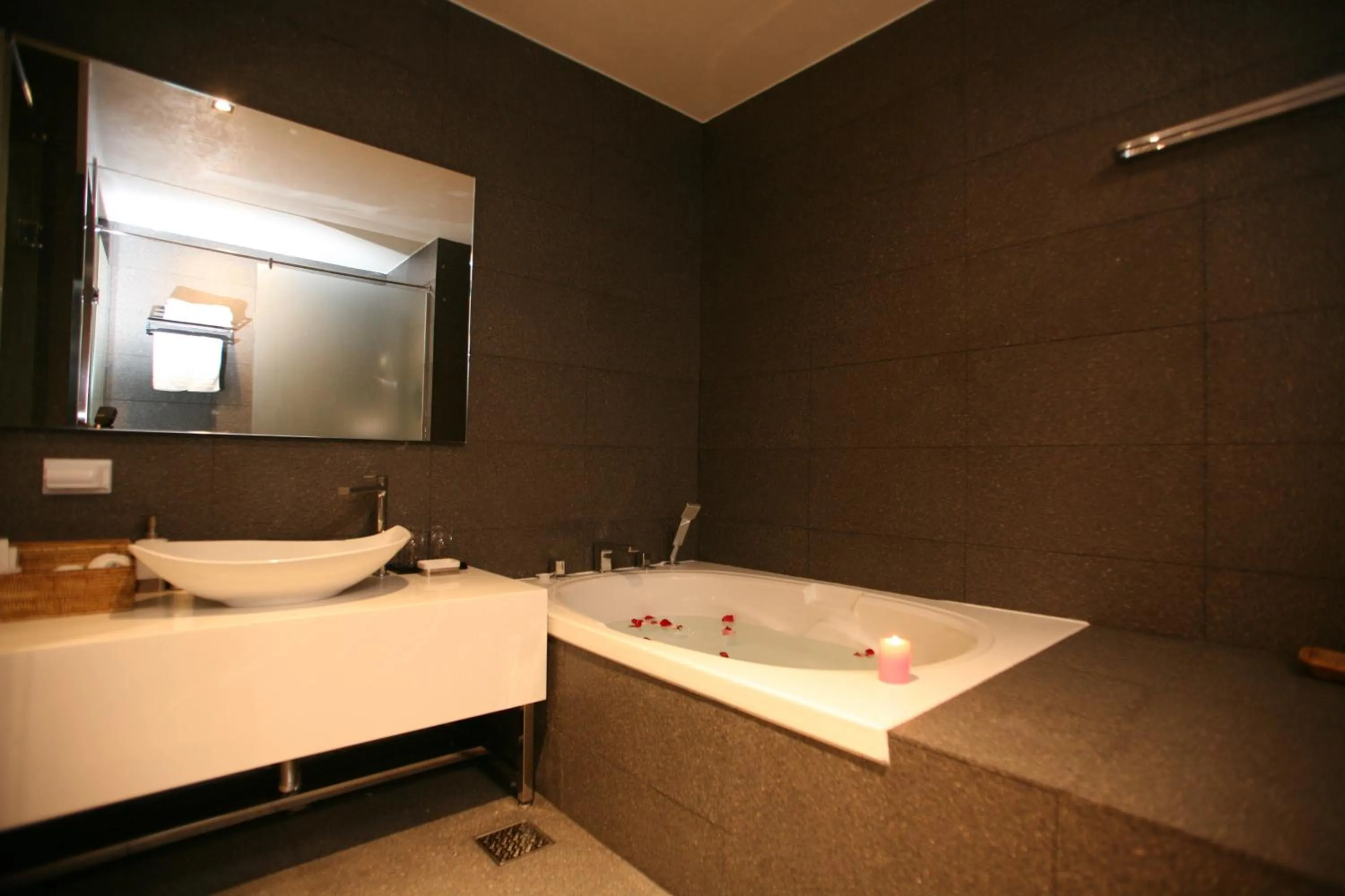 Bathroom in Hyunjin Tourist Hotel