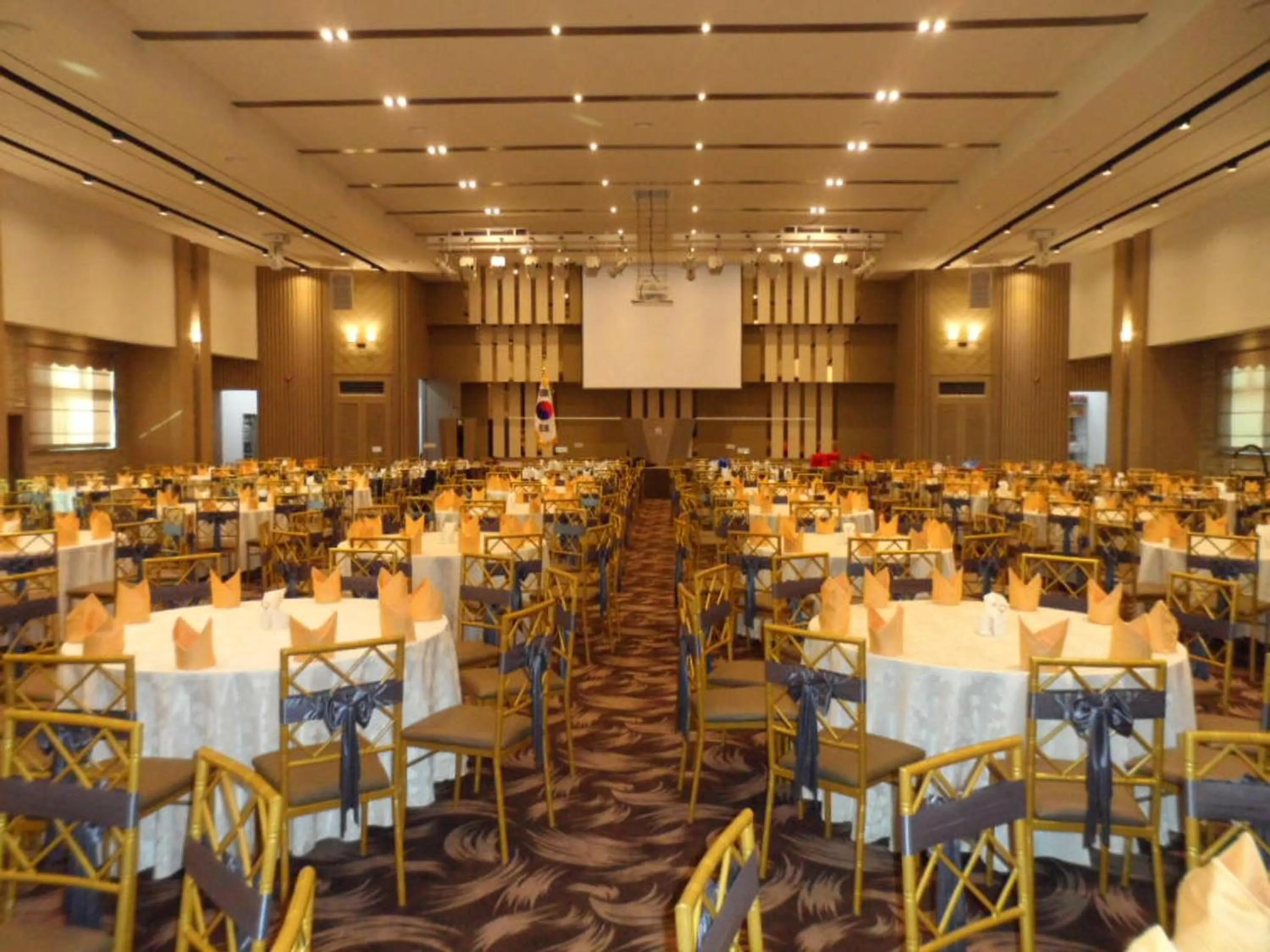 Banquet/Function facilities in Hyunjin Tourist Hotel