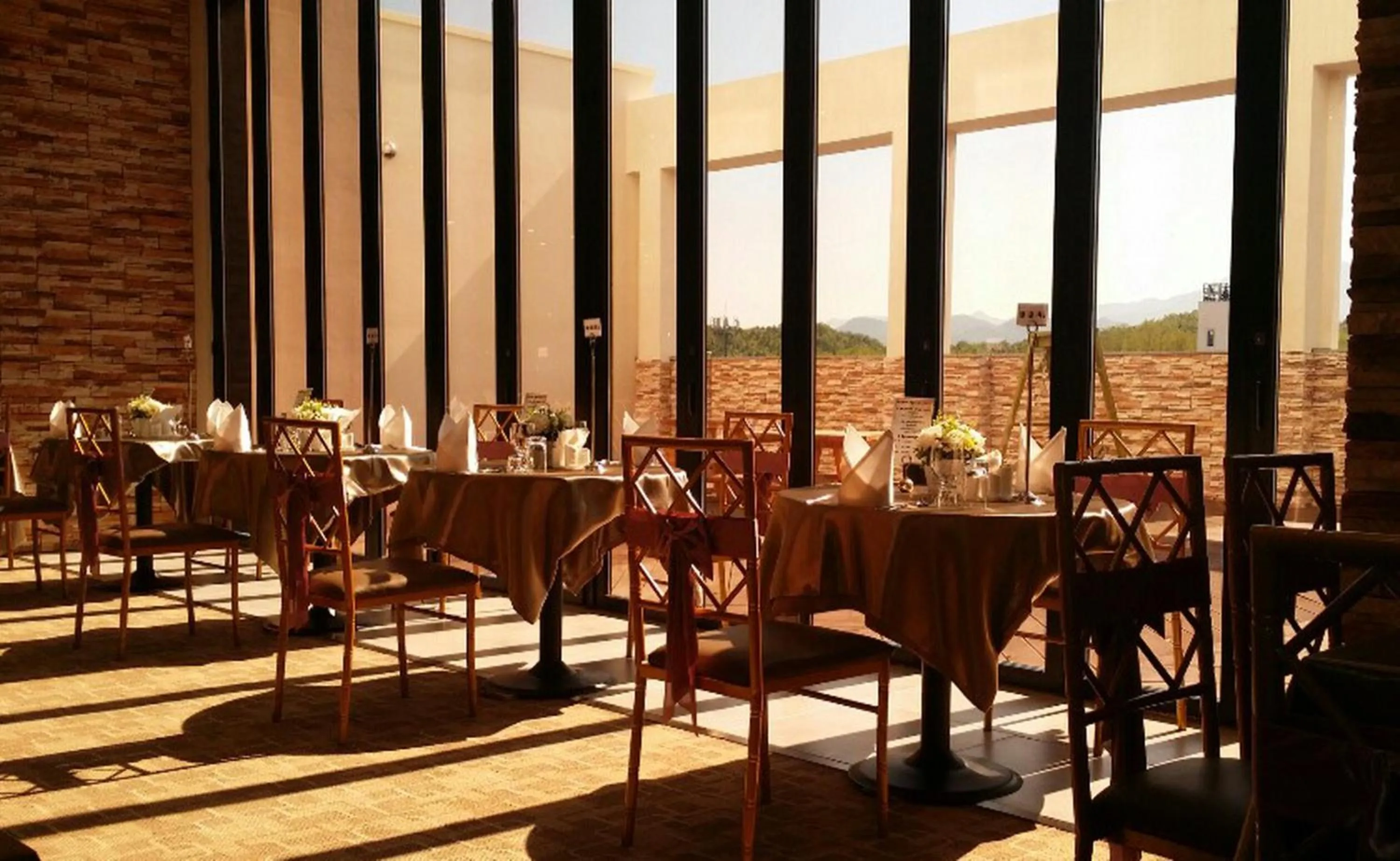 Restaurant/places to eat in Hyunjin Tourist Hotel