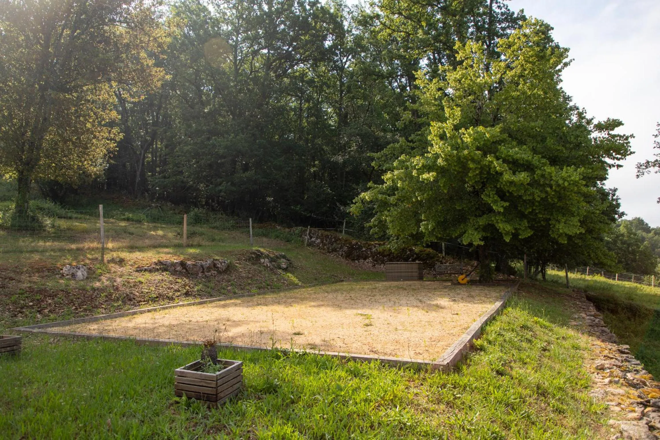 Children play ground in Chambres d'hôtes avec Piscine la Rossillonie