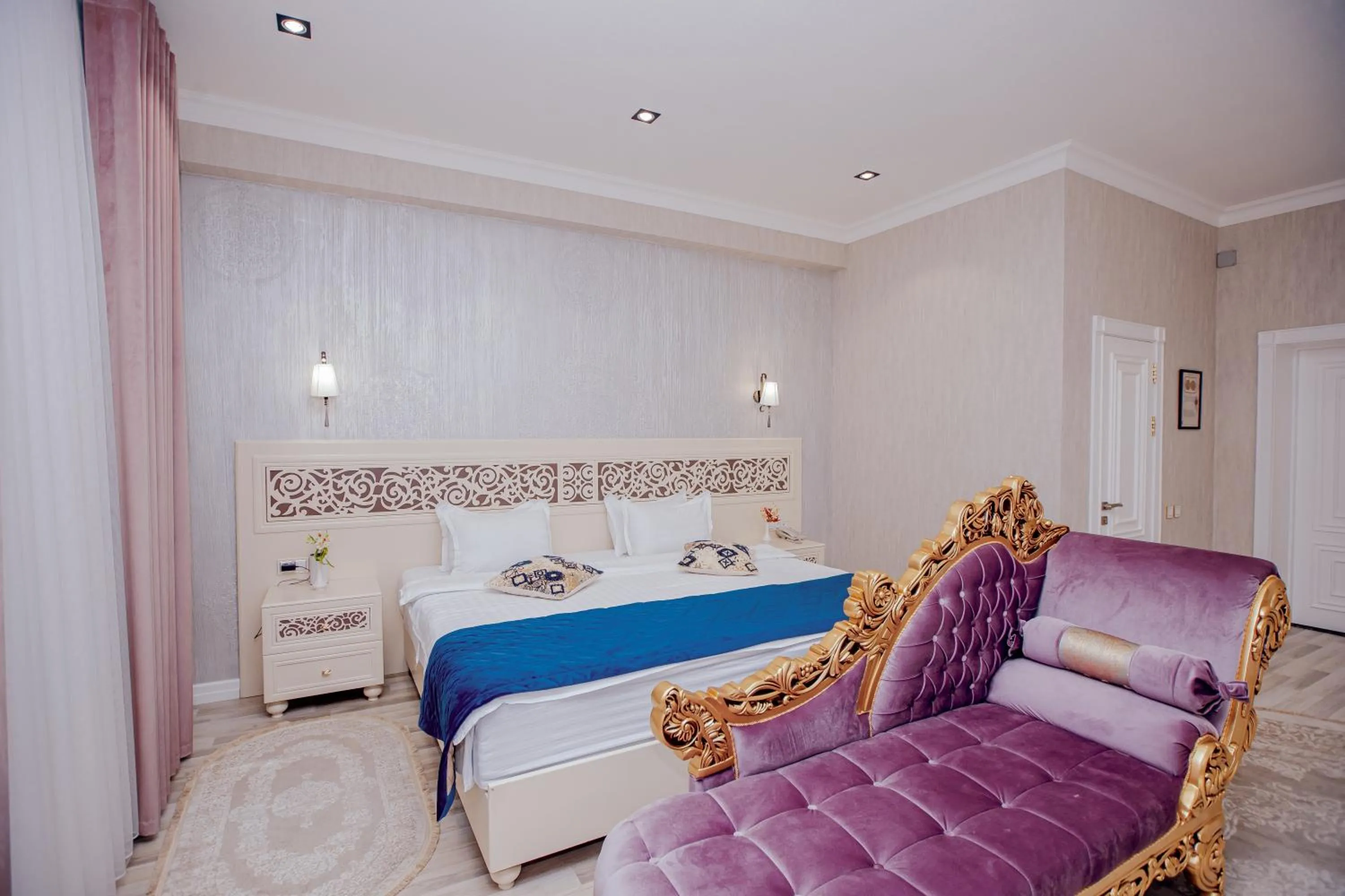 Bed in HOTEL SILK ROAD EMPIRE SAMARKAND