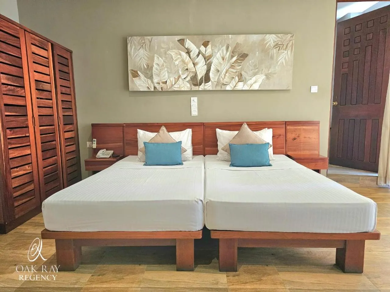Bed in Oak Ray Regency