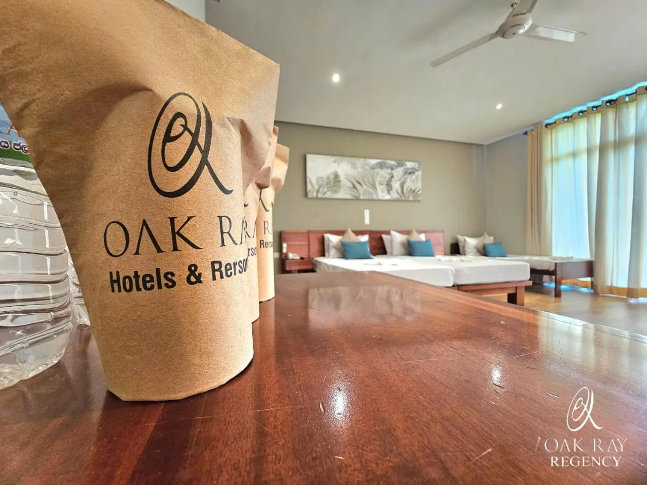 Text overlay in Oak Ray Regency