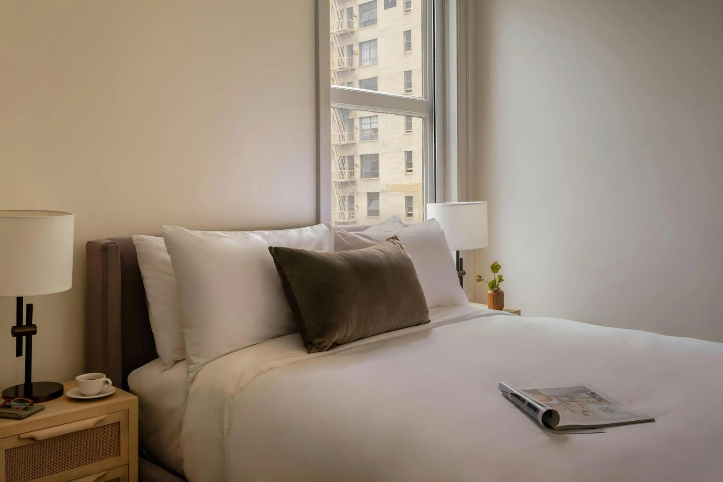 Bedroom, Bed in Sonder by Marriott Bonvoy The Craftsman Apartments Downtown LA