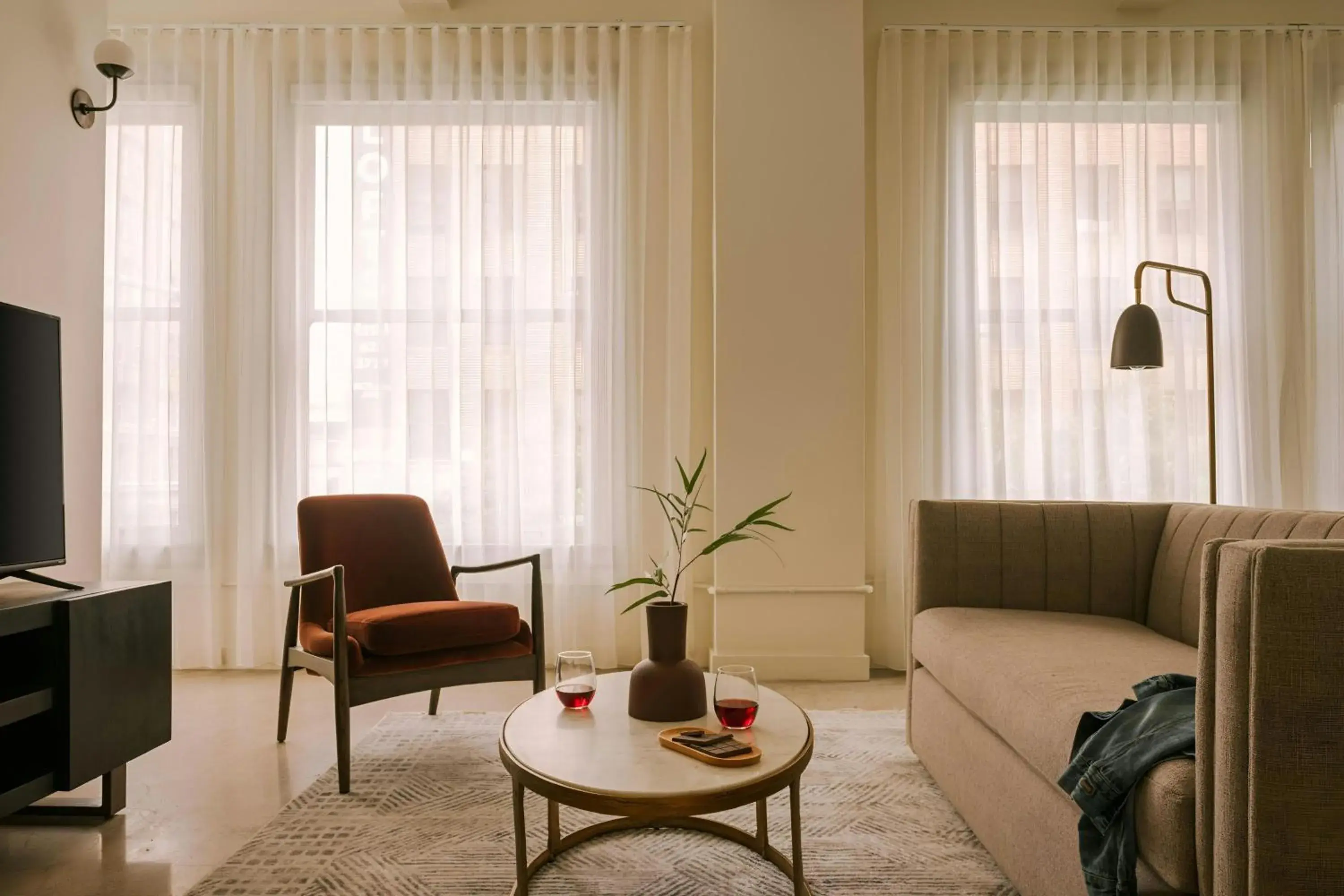 Two-Bedroom Apartment with City View in Sonder by Marriott Bonvoy The Craftsman Apartments Downtown LA Two-Bedroom Apartment with City View in Sonder by Marriott Bonvoy The Craftsman Apartments Downtown LA