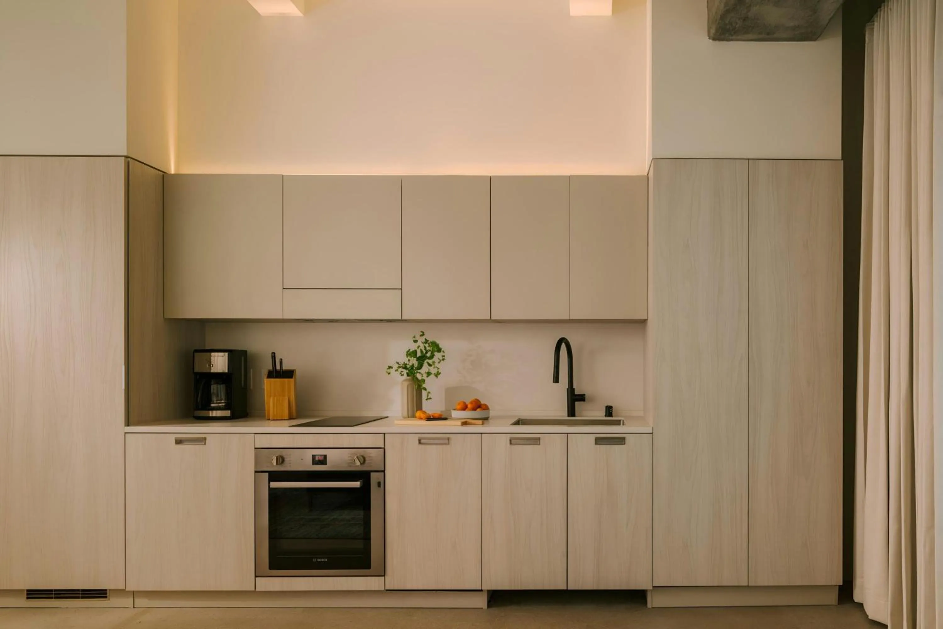 Kitchen or kitchenette in Sonder by Marriott Bonvoy The Craftsman Apartments Downtown LA