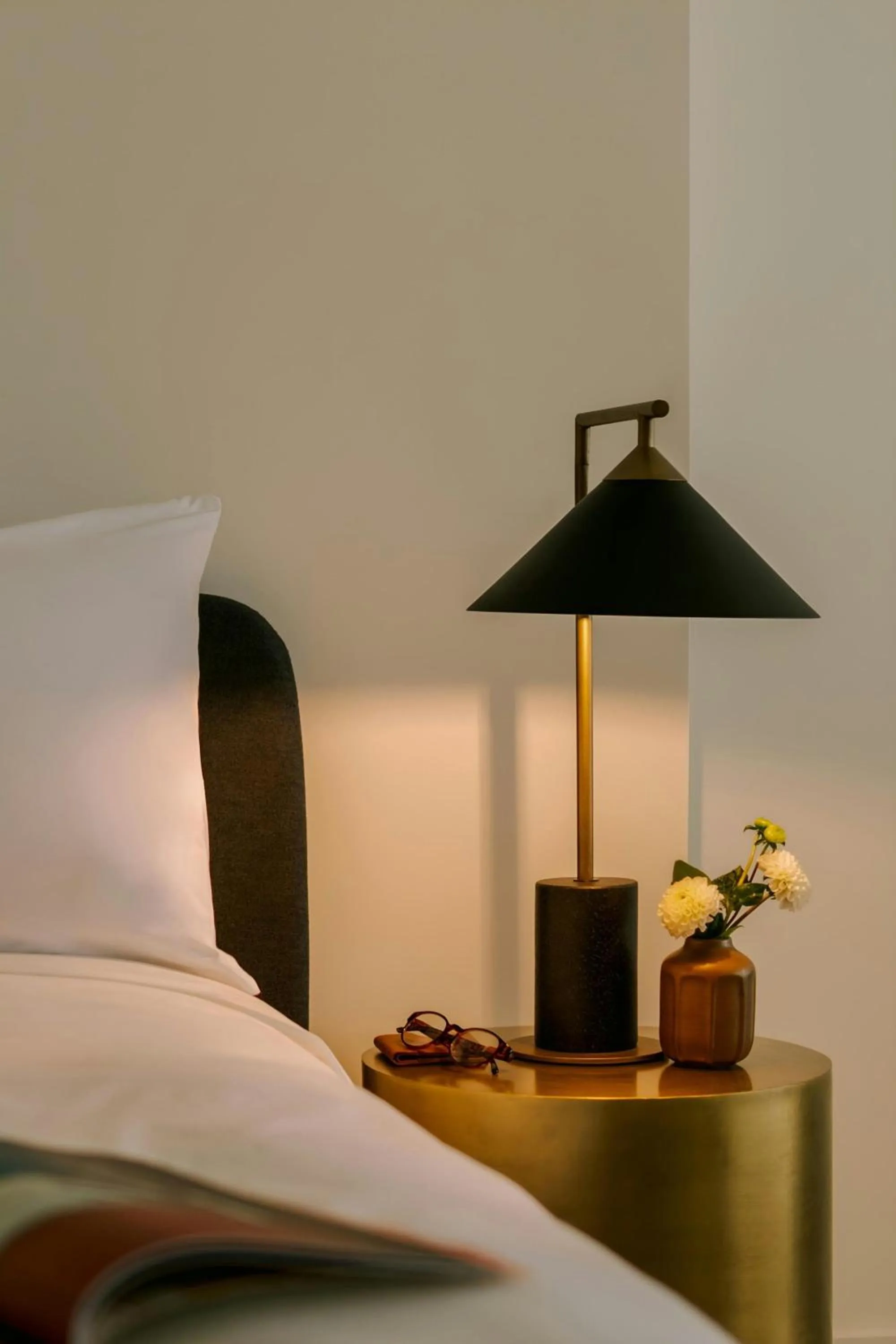 Photo of the whole room, Bed in Sonder by Marriott Bonvoy The Craftsman Apartments Downtown LA