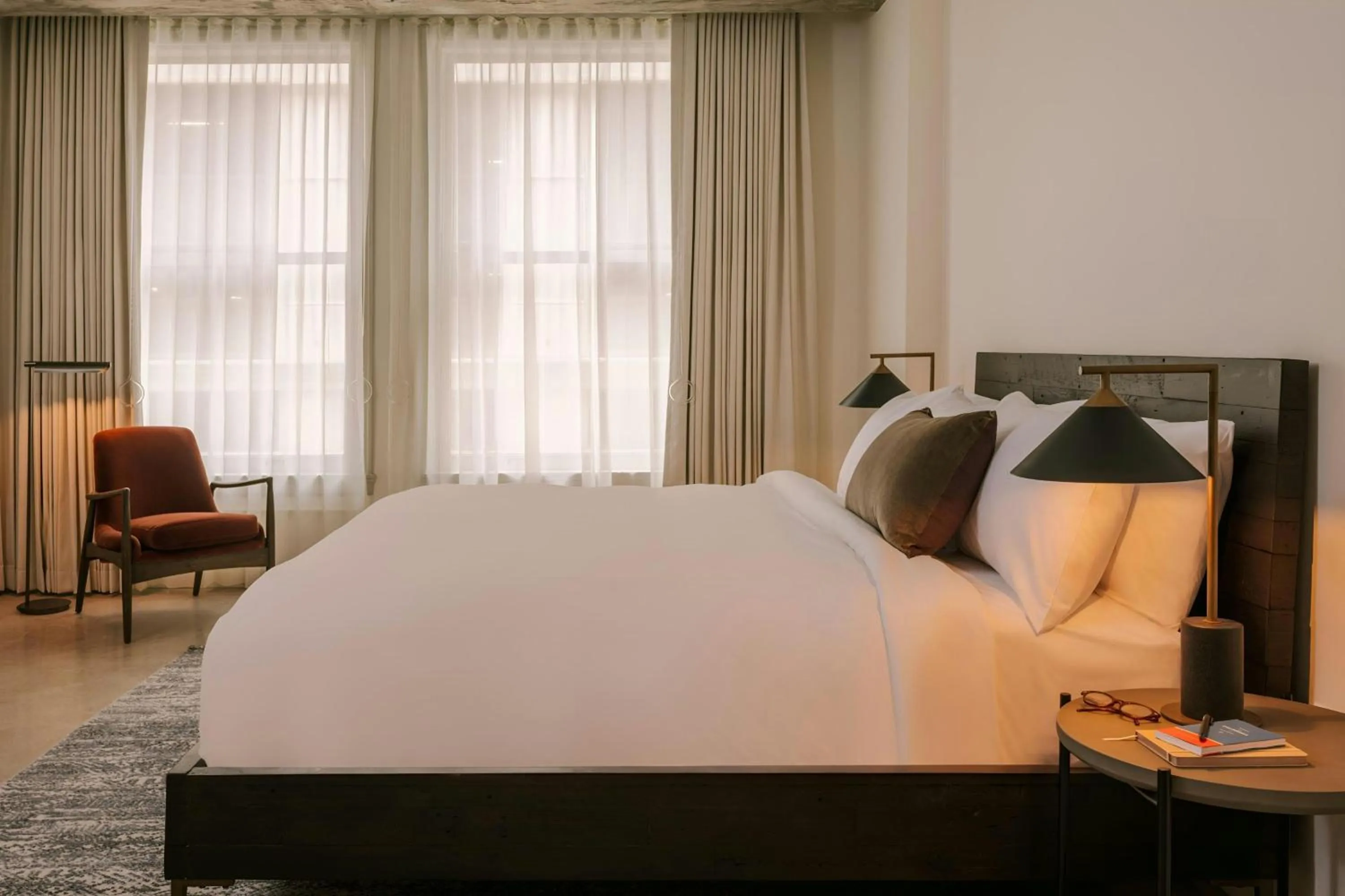 Bedroom, Bed in Sonder by Marriott Bonvoy The Craftsman Apartments Downtown LA