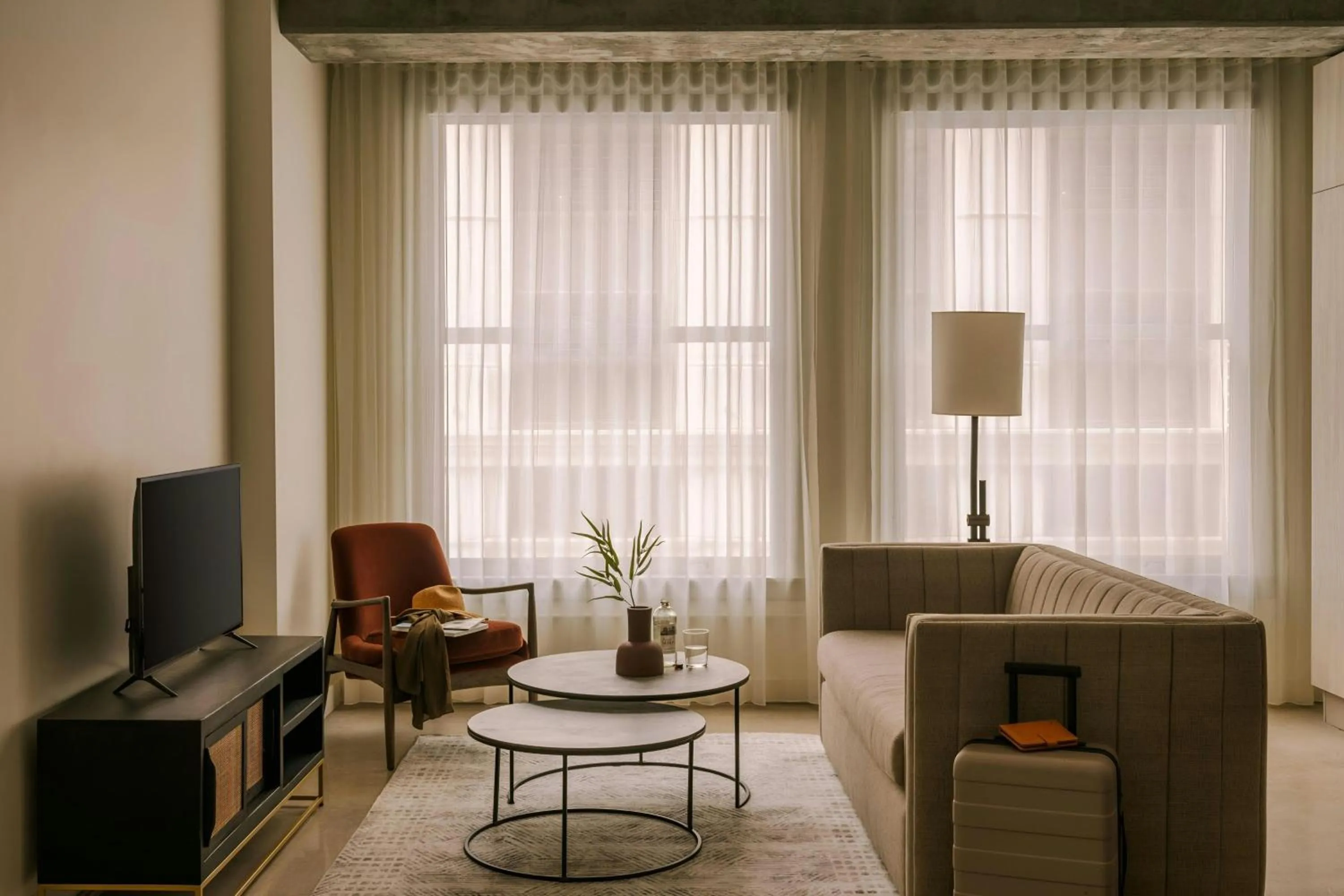 Living room in Sonder by Marriott Bonvoy The Craftsman Apartments Downtown LA