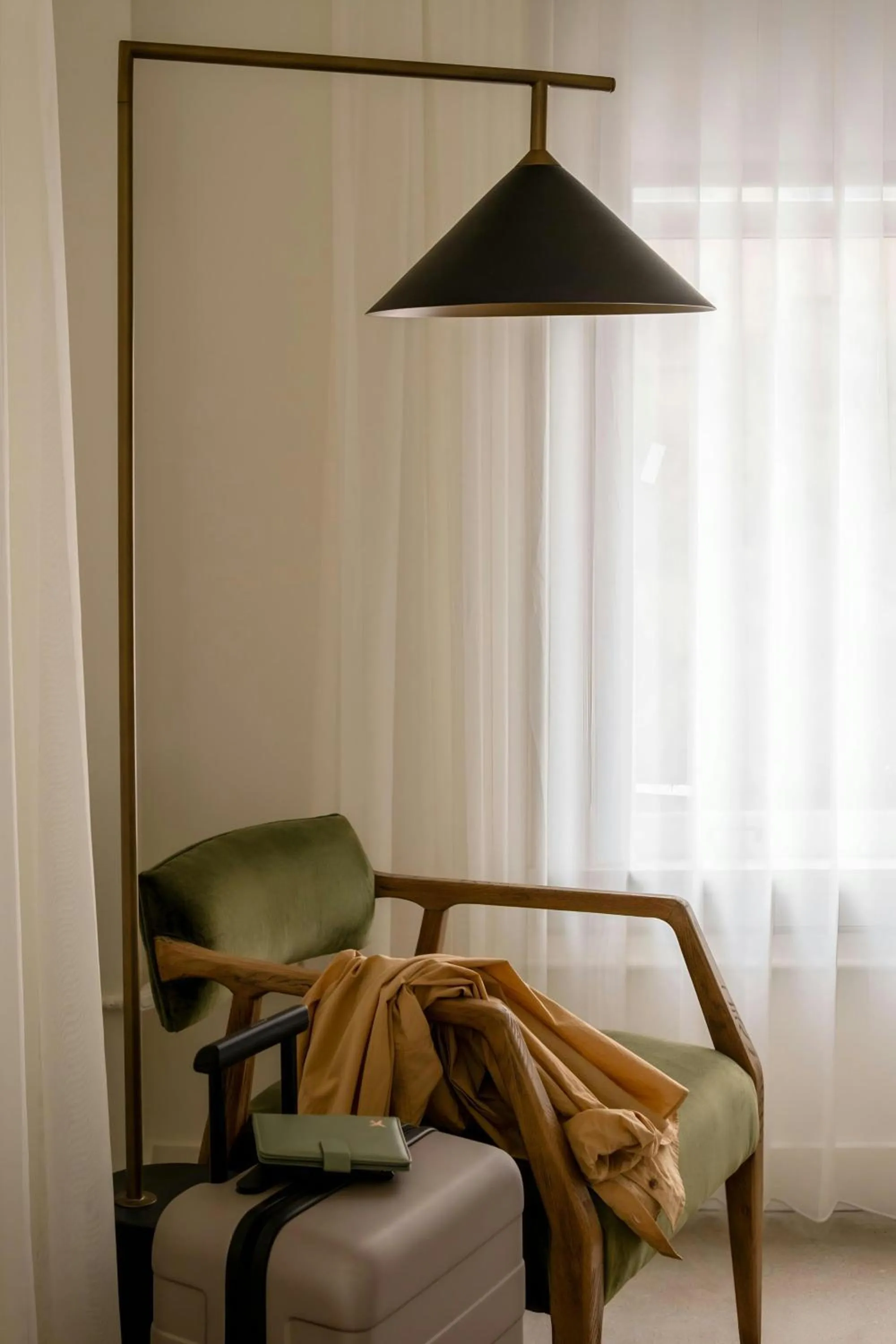 Photo of the whole room, Bed in Sonder by Marriott Bonvoy The Craftsman Apartments Downtown LA