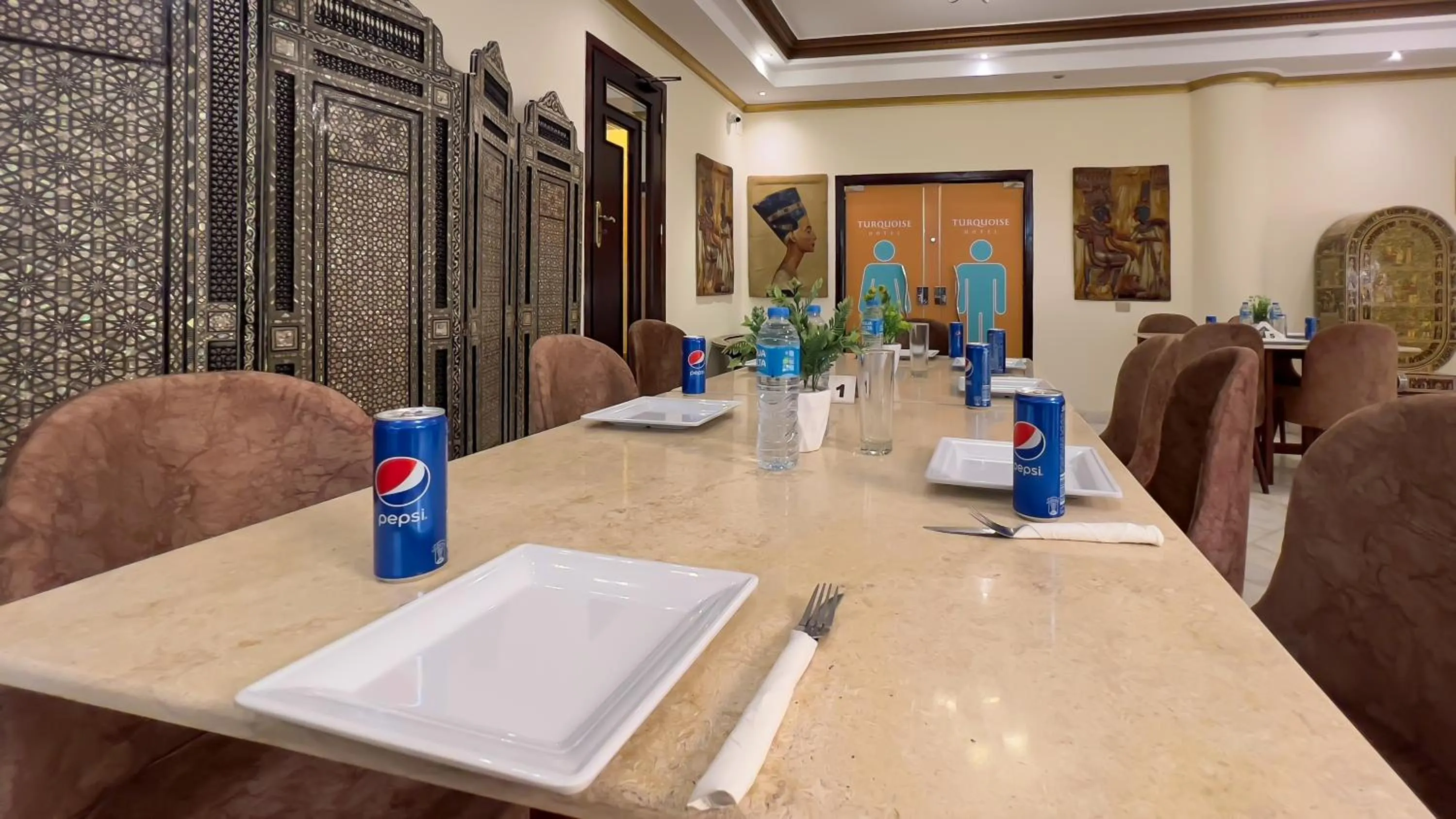 Restaurant/places to eat in Turquoise Pyramids palace