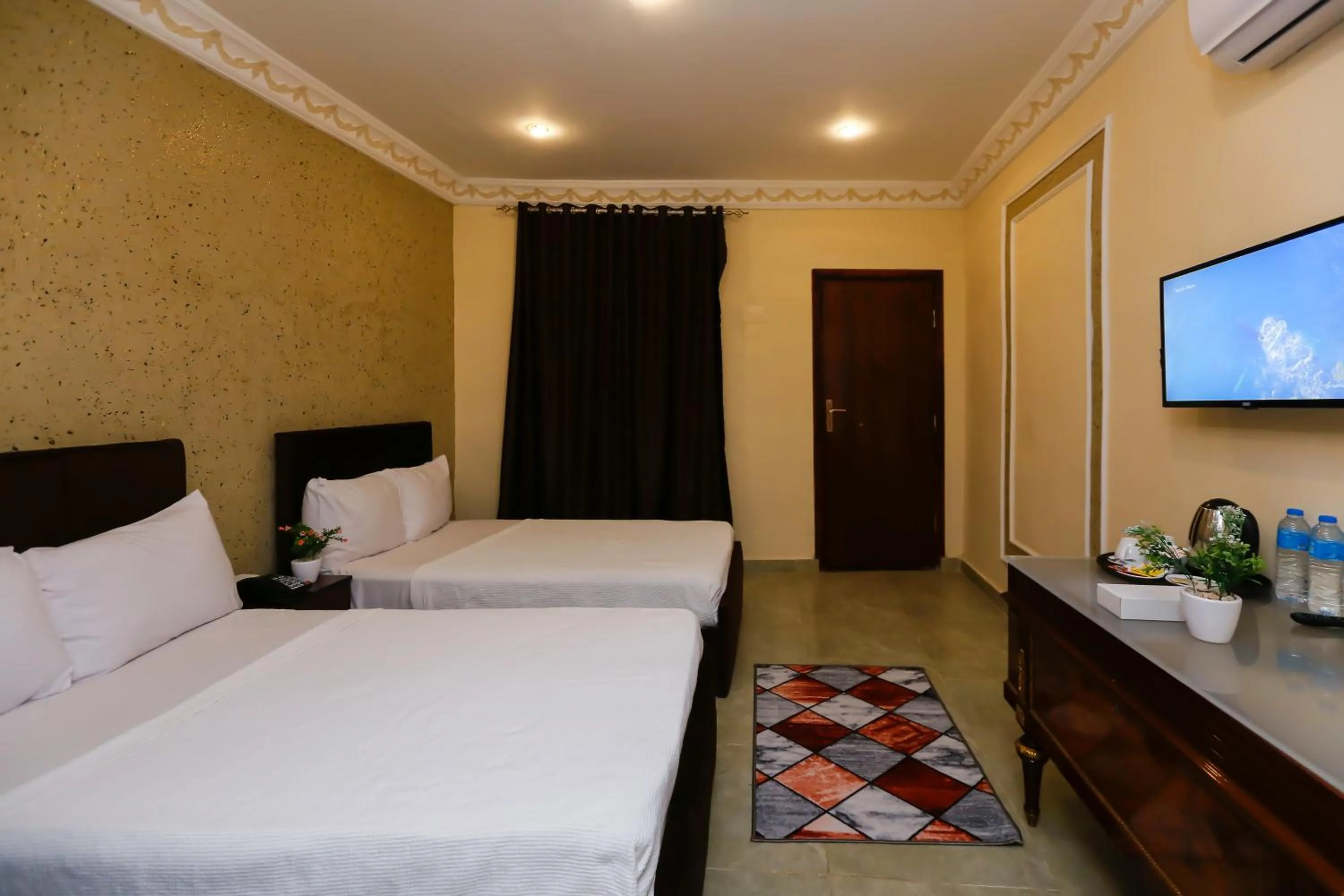 Bed in Turquoise Pyramids palace