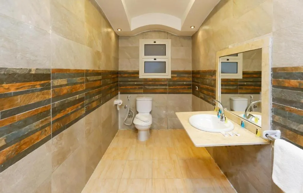 Turquoise Pyramids palace