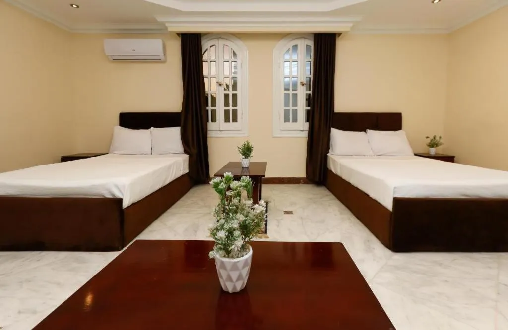 Bed in Turquoise Pyramids palace