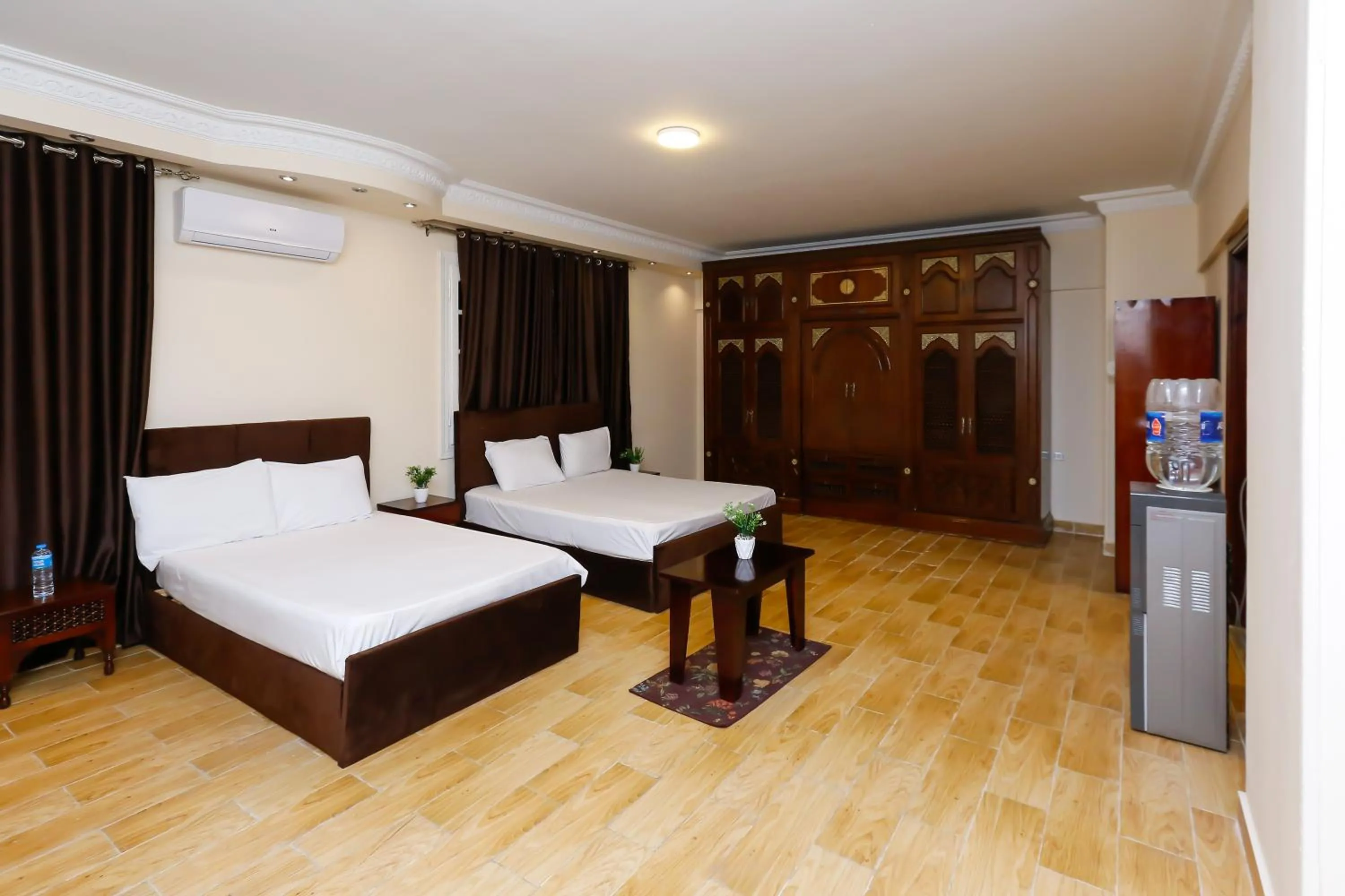 Bed in Turquoise Pyramids palace