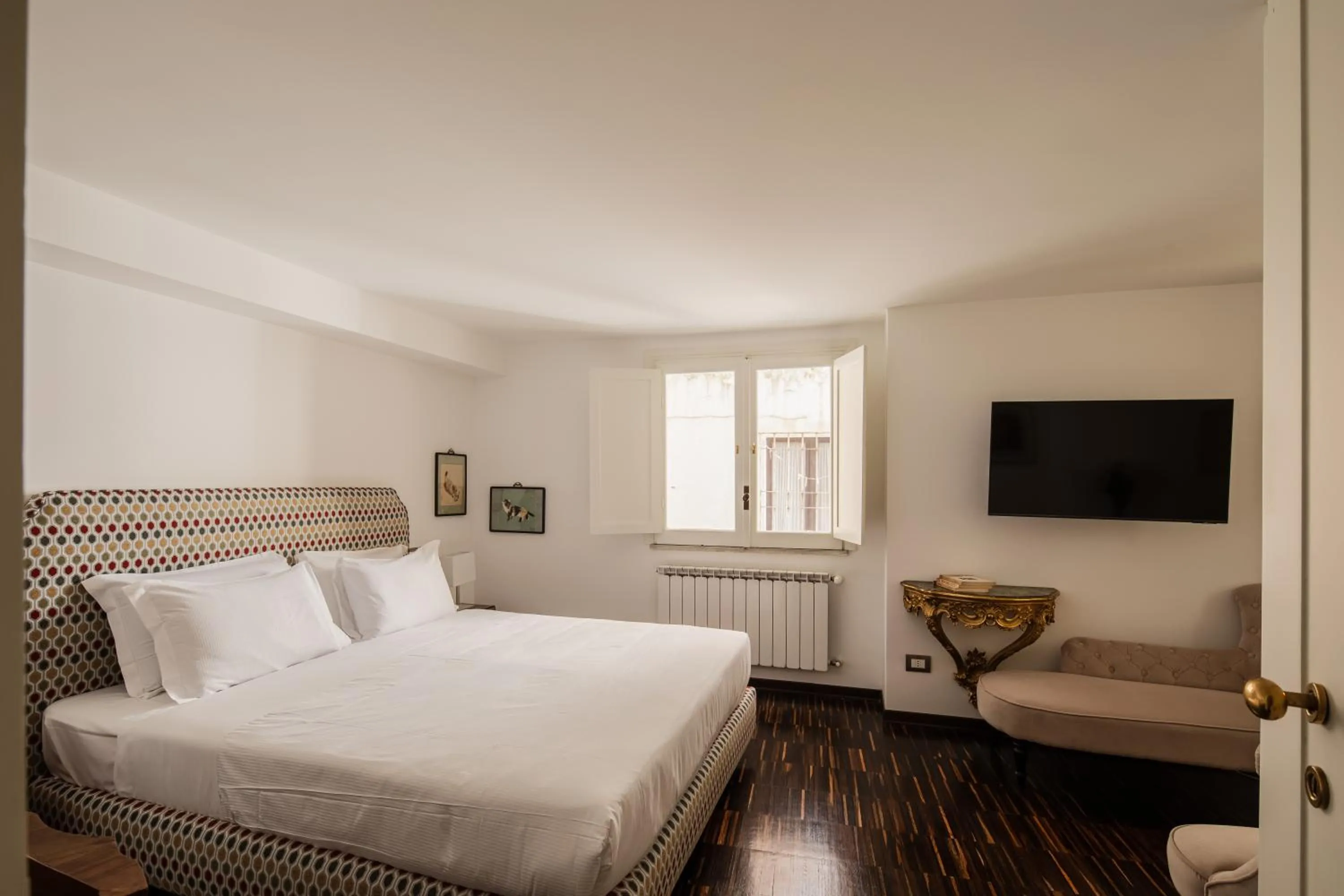 Bed in YourSuiteRome