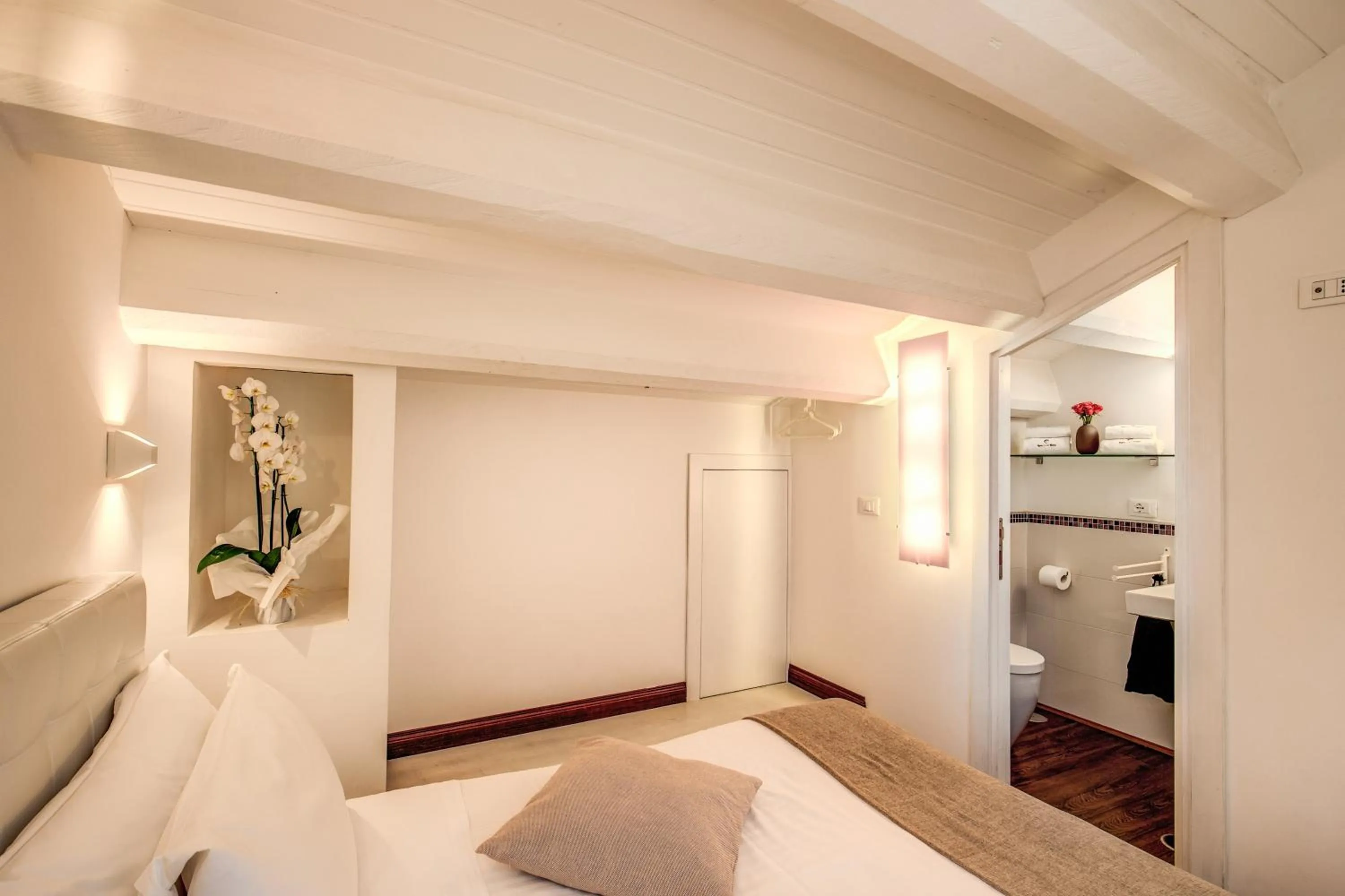 Bedroom, Bed in YourSuiteRome