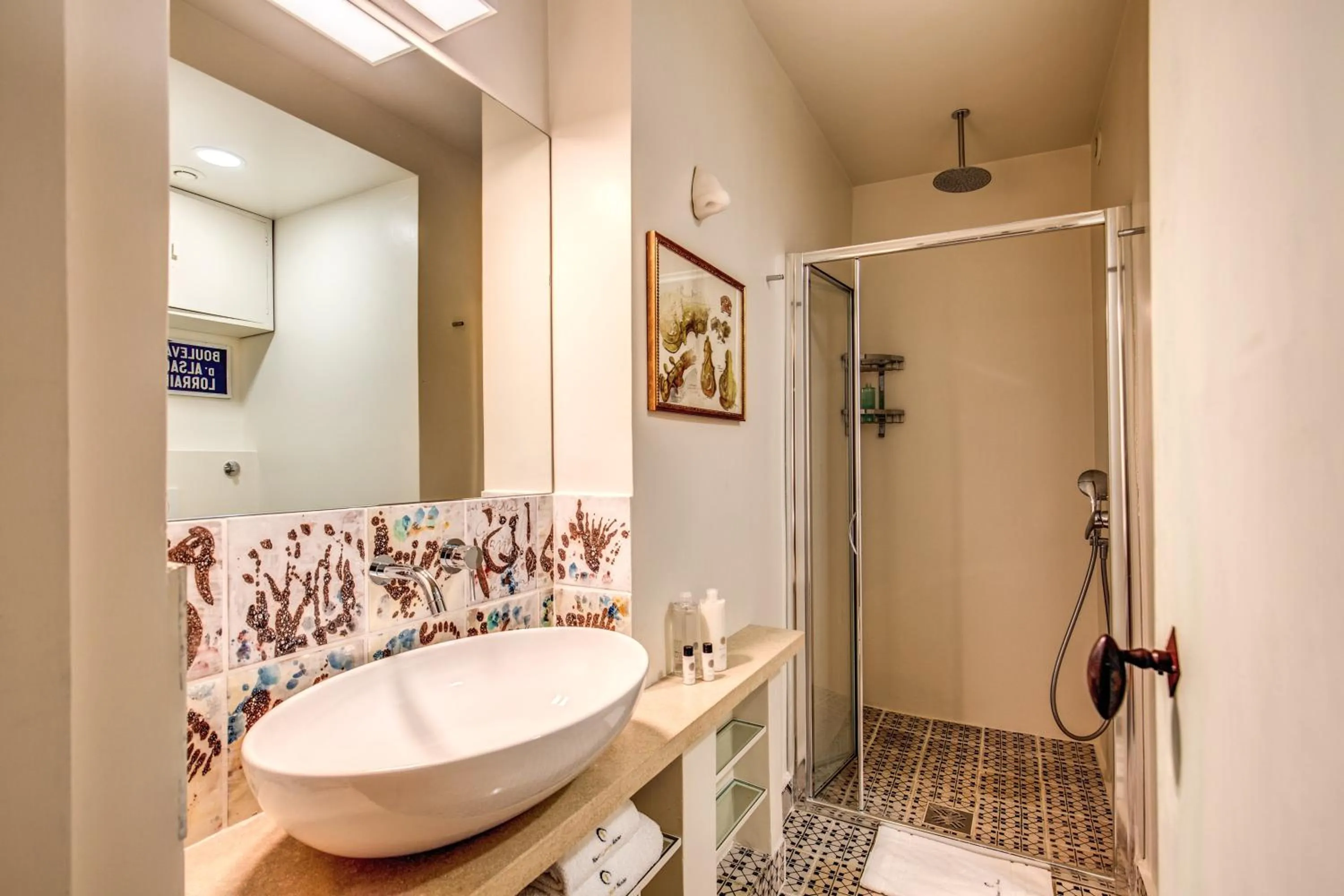 Bathroom in YourSuiteRome