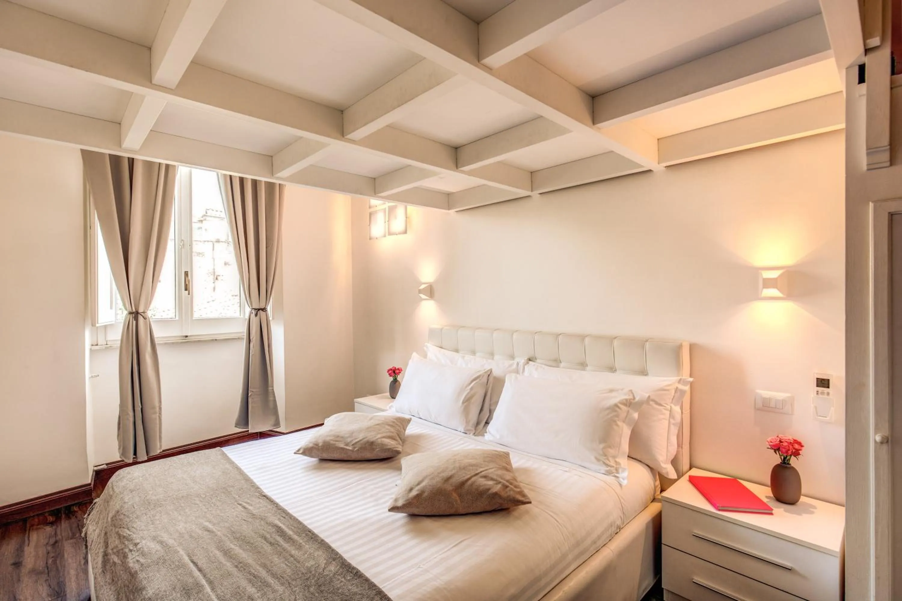 Bed in YourSuiteRome