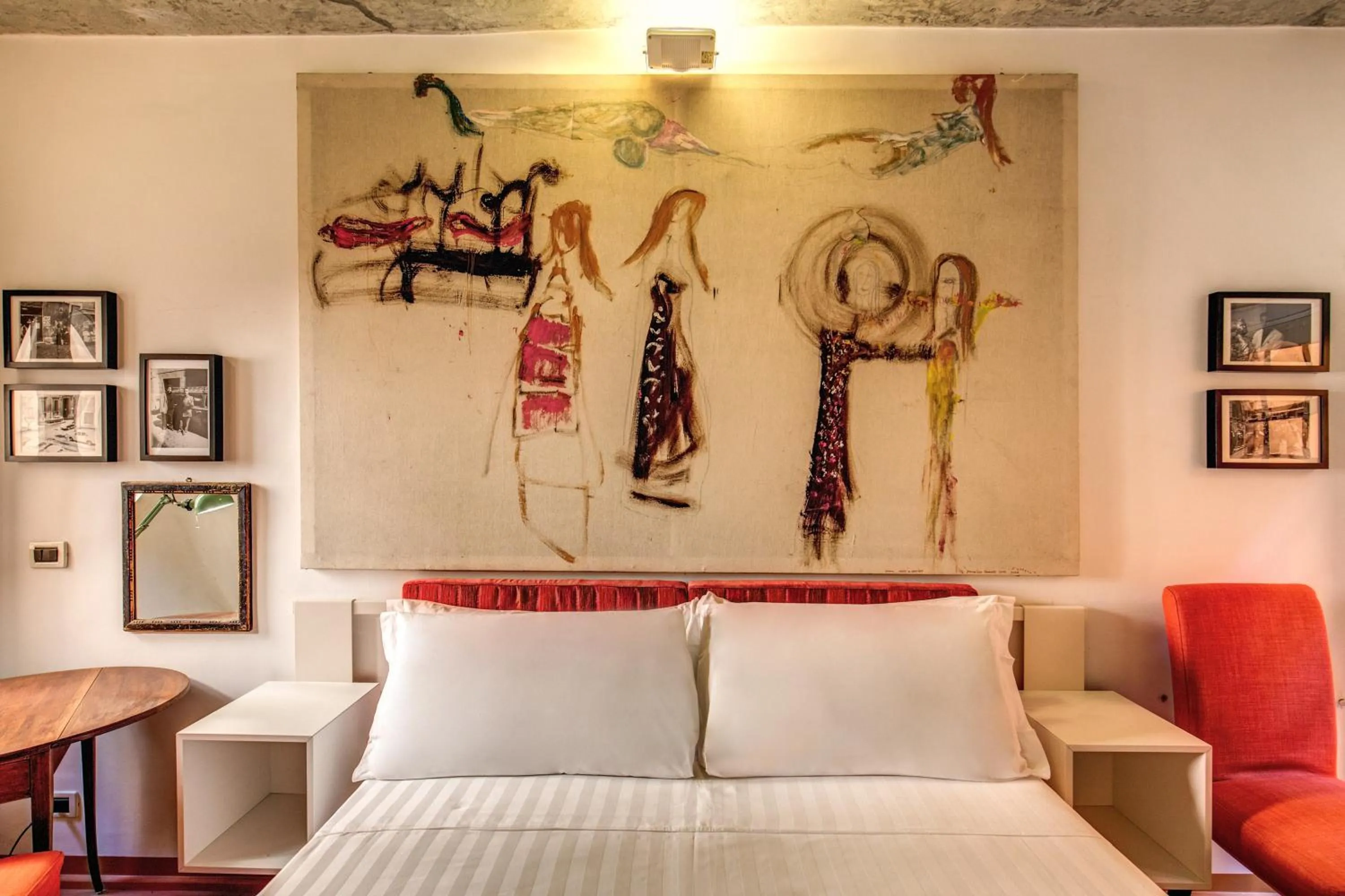 Bedroom in YourSuiteRome