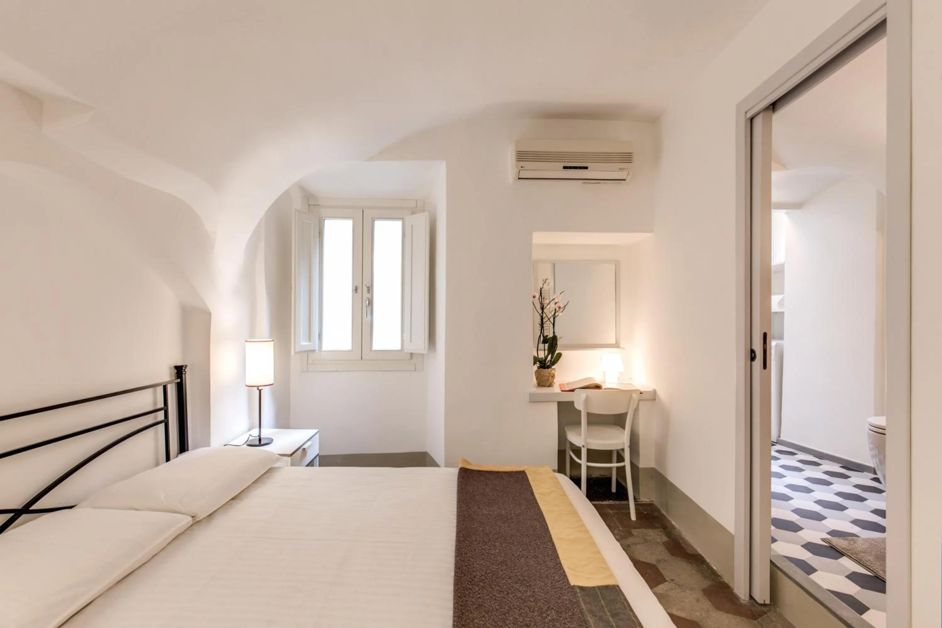 Bedroom, Bed in YourSuiteRome