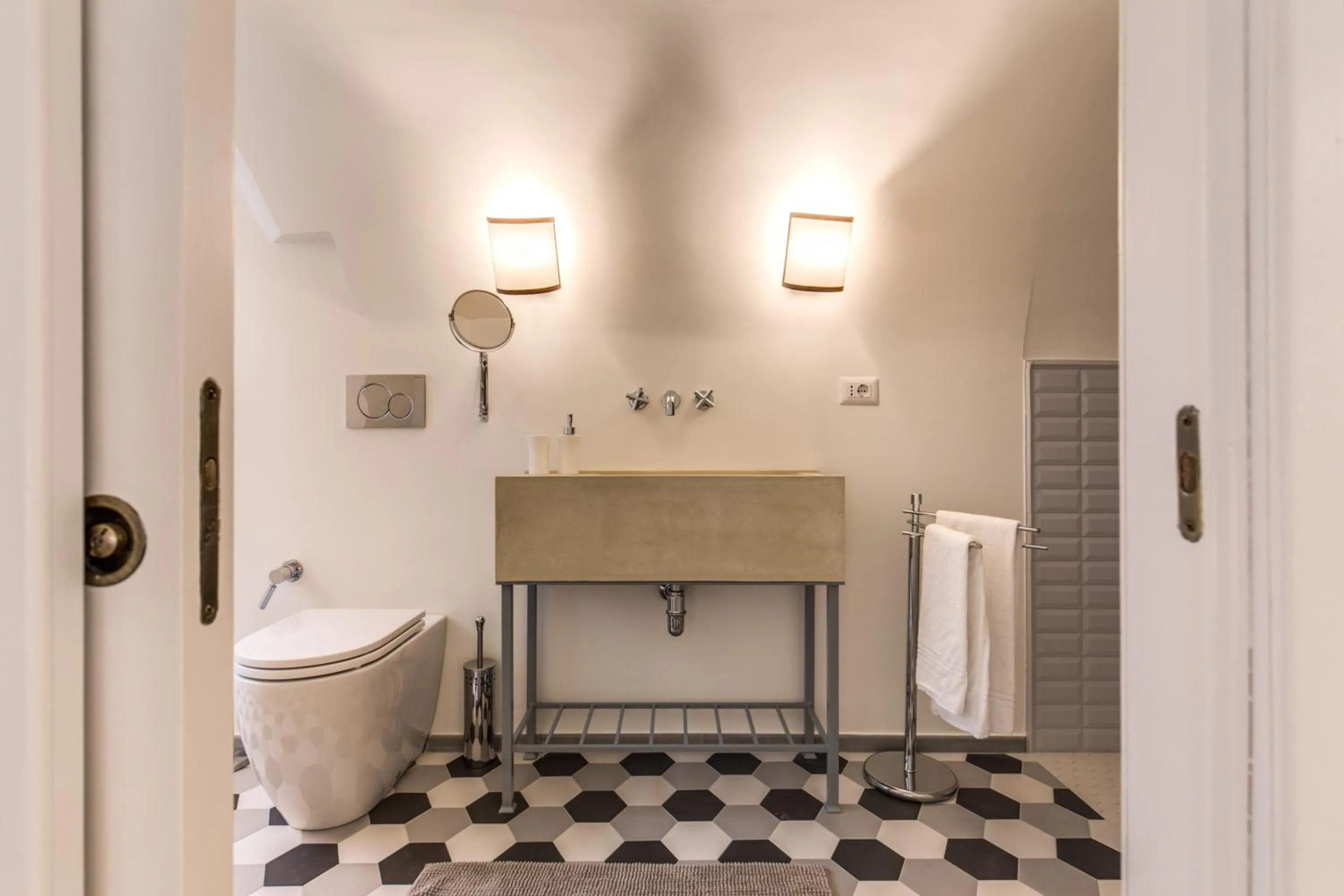 Bathroom in YourSuiteRome