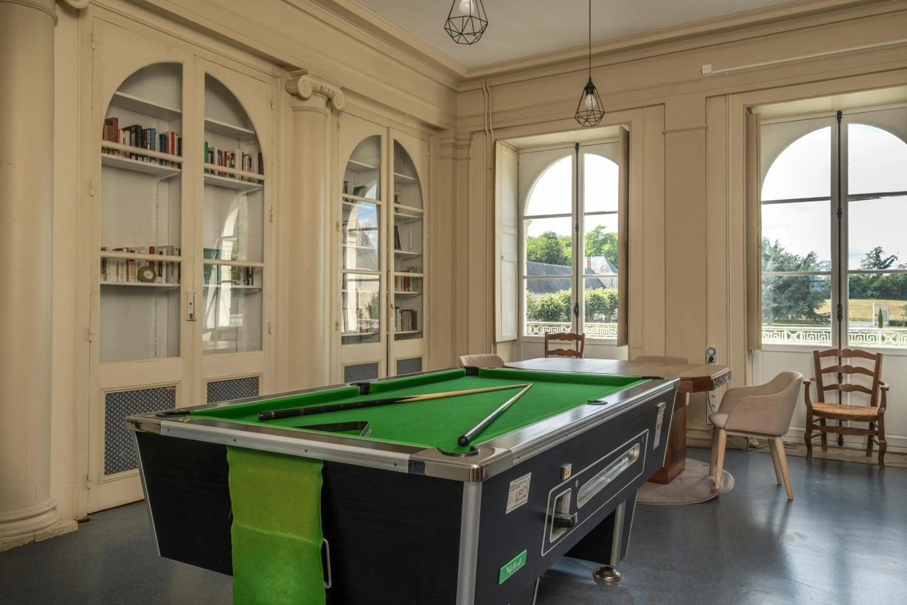 Billiard in Château de Briançon, The Originals Relais