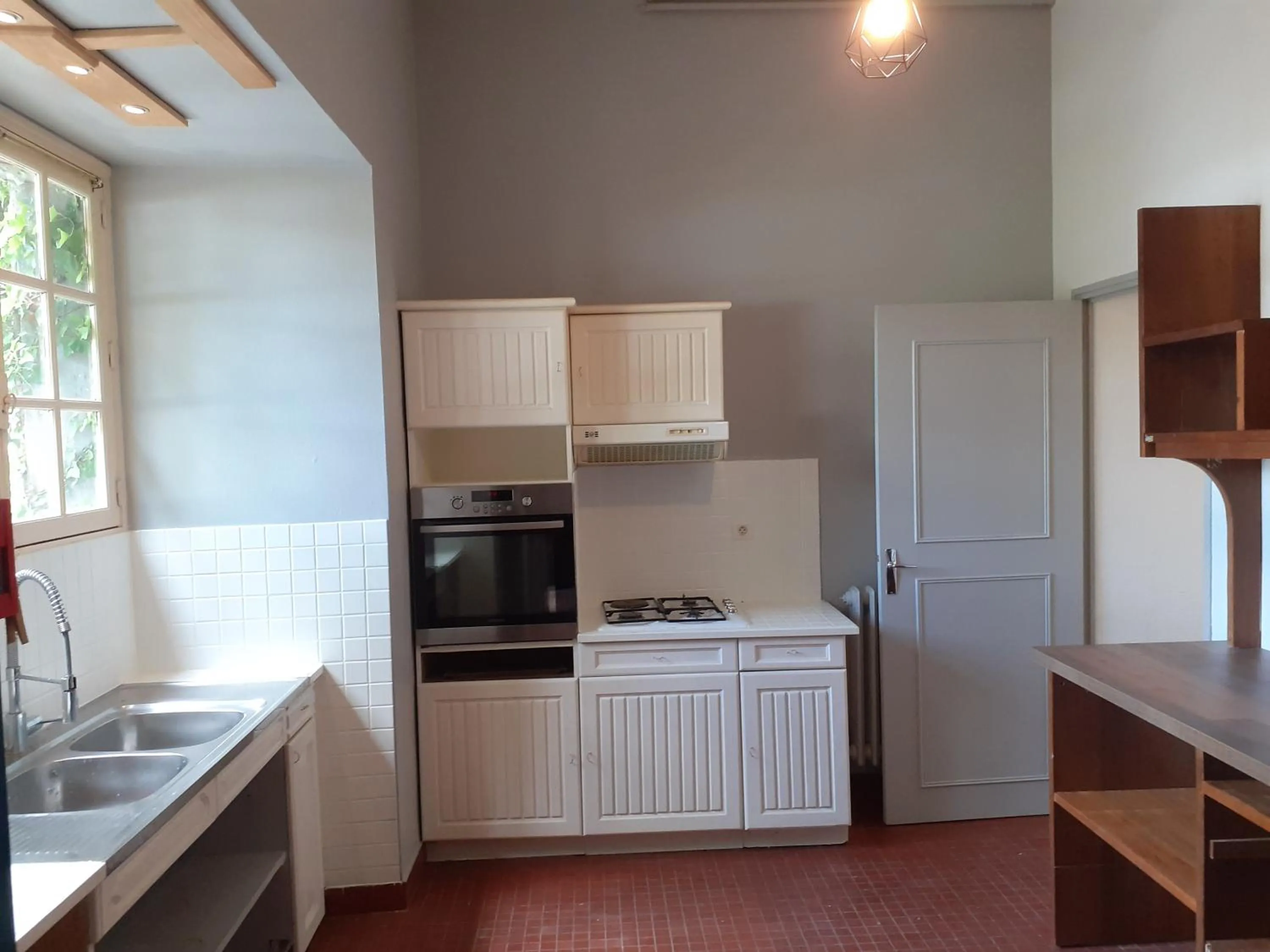 dishwasher in Château de Briançon, The Originals Relais