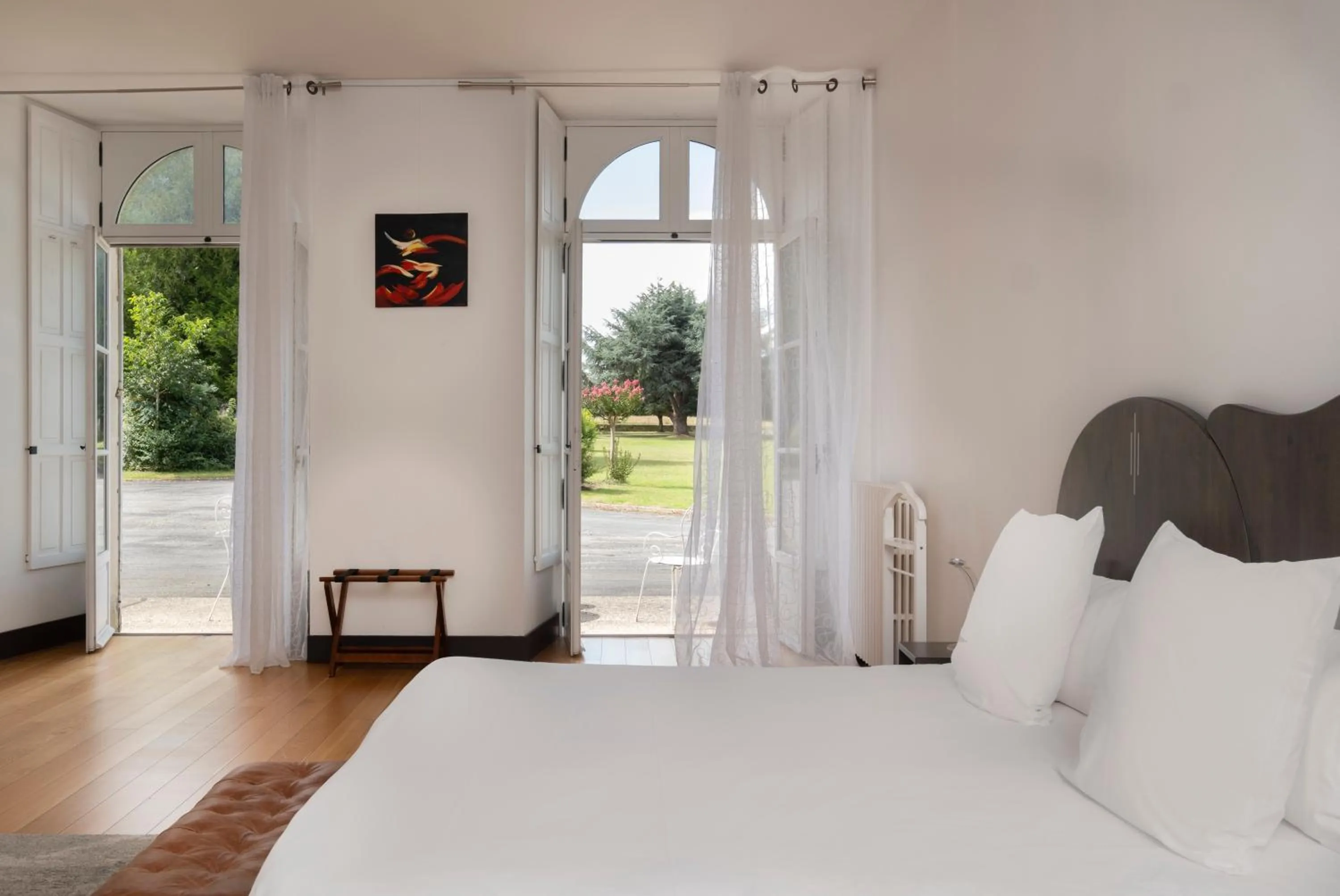 acessibility, Bed in Château de Briançon, The Originals Relais