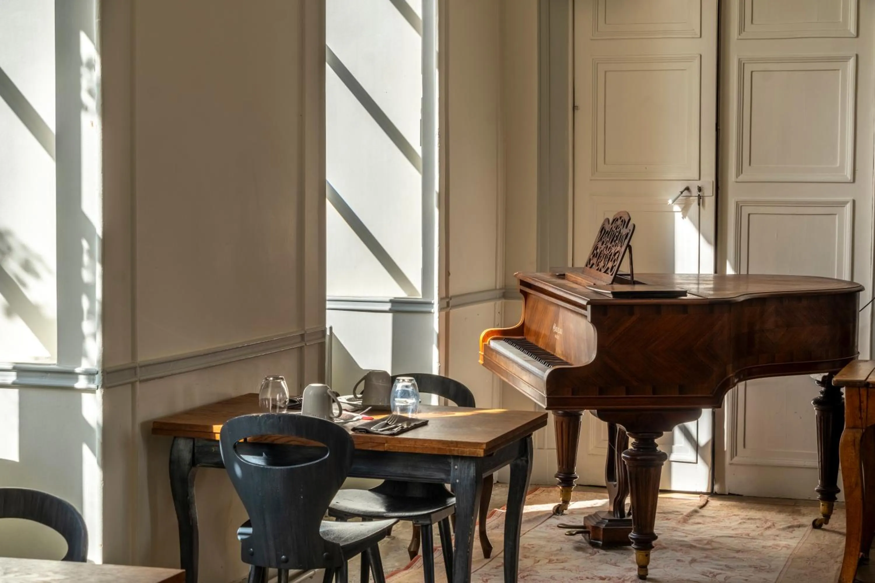 Breakfast in Château de Briançon, The Originals Relais