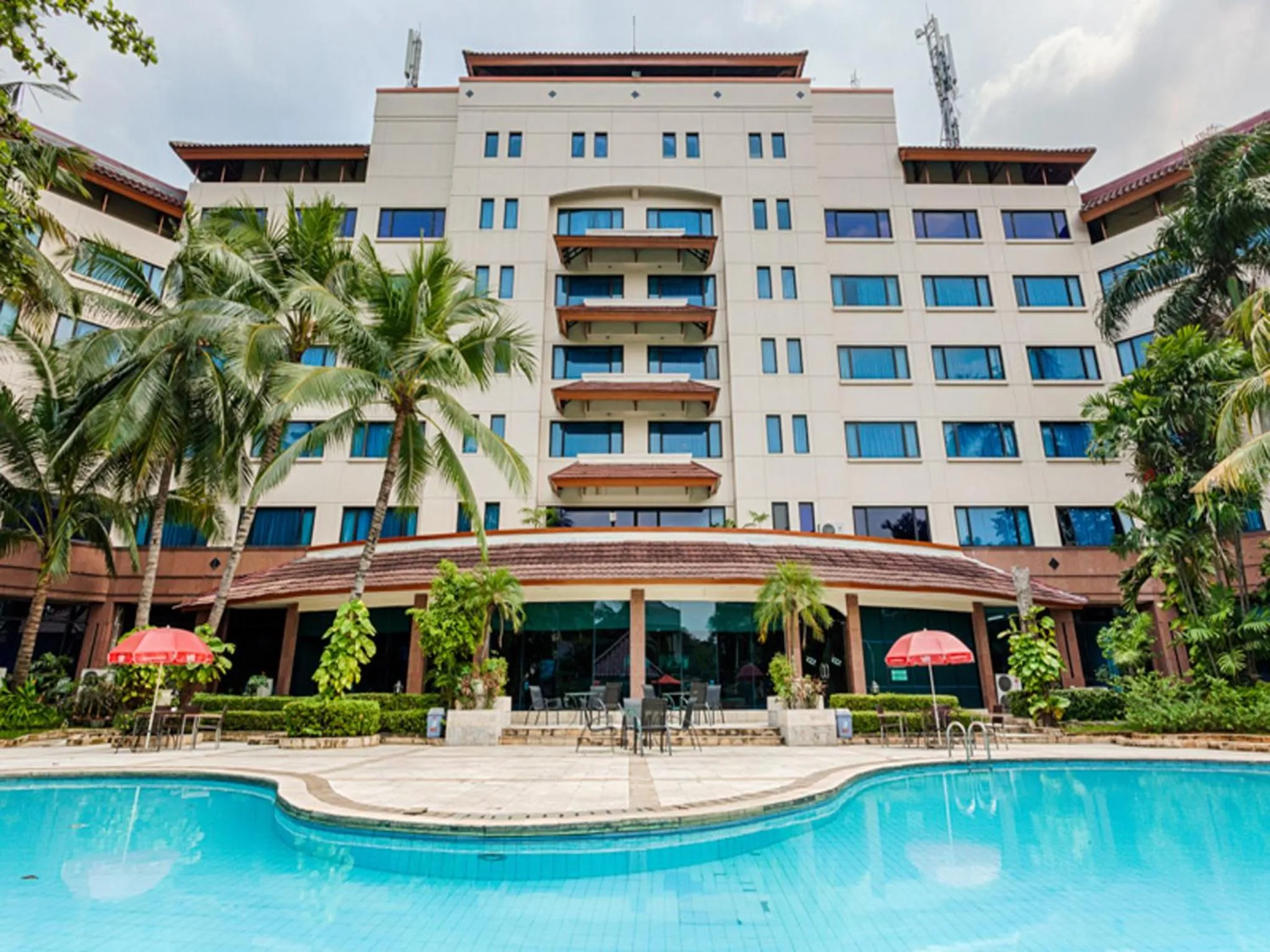 Swimming pool in Hotel Sahid Jaya Lippo Cikarang