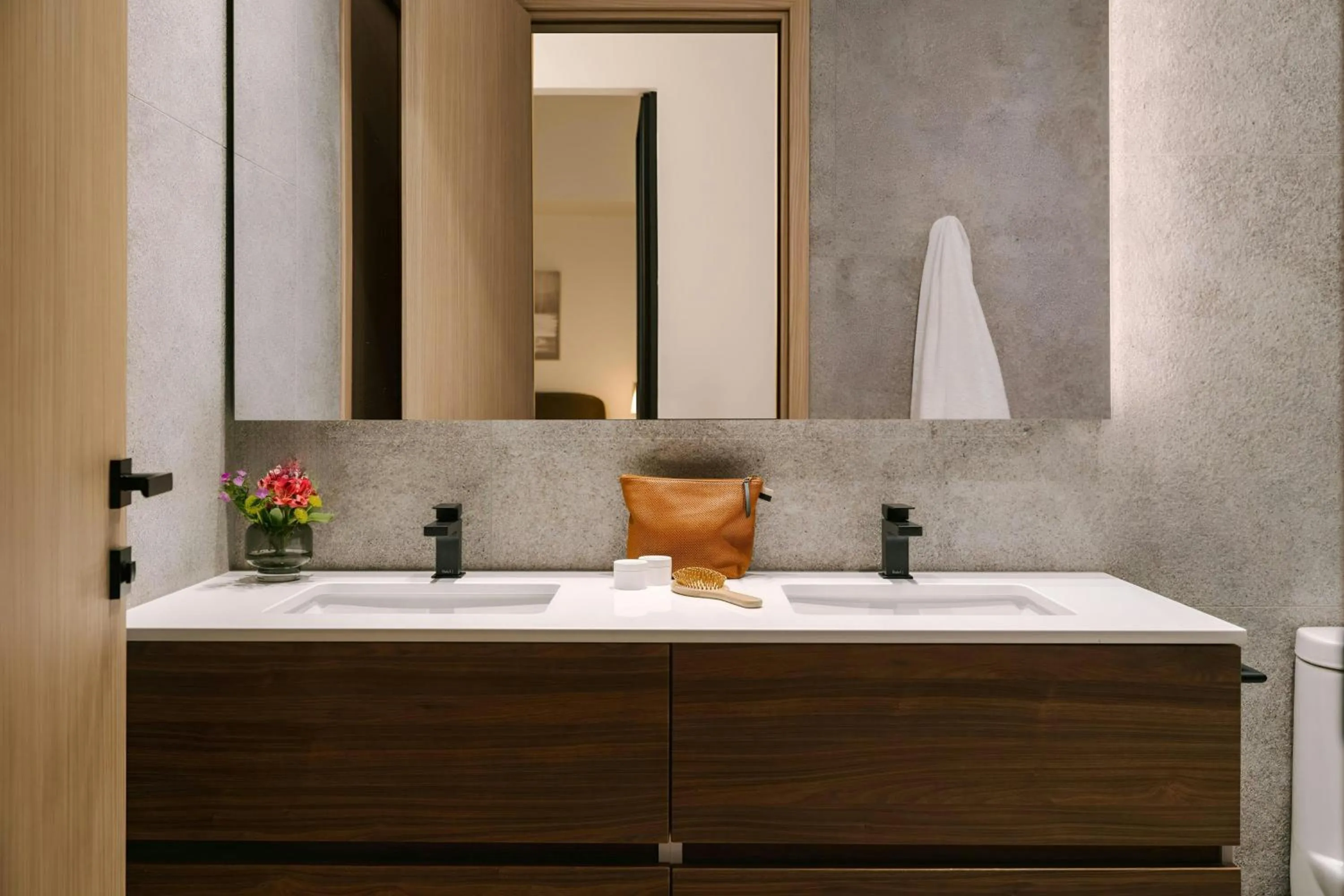 Bathroom in Sonder by Marriott Bonvoy Apollon Apartments Old Montreal