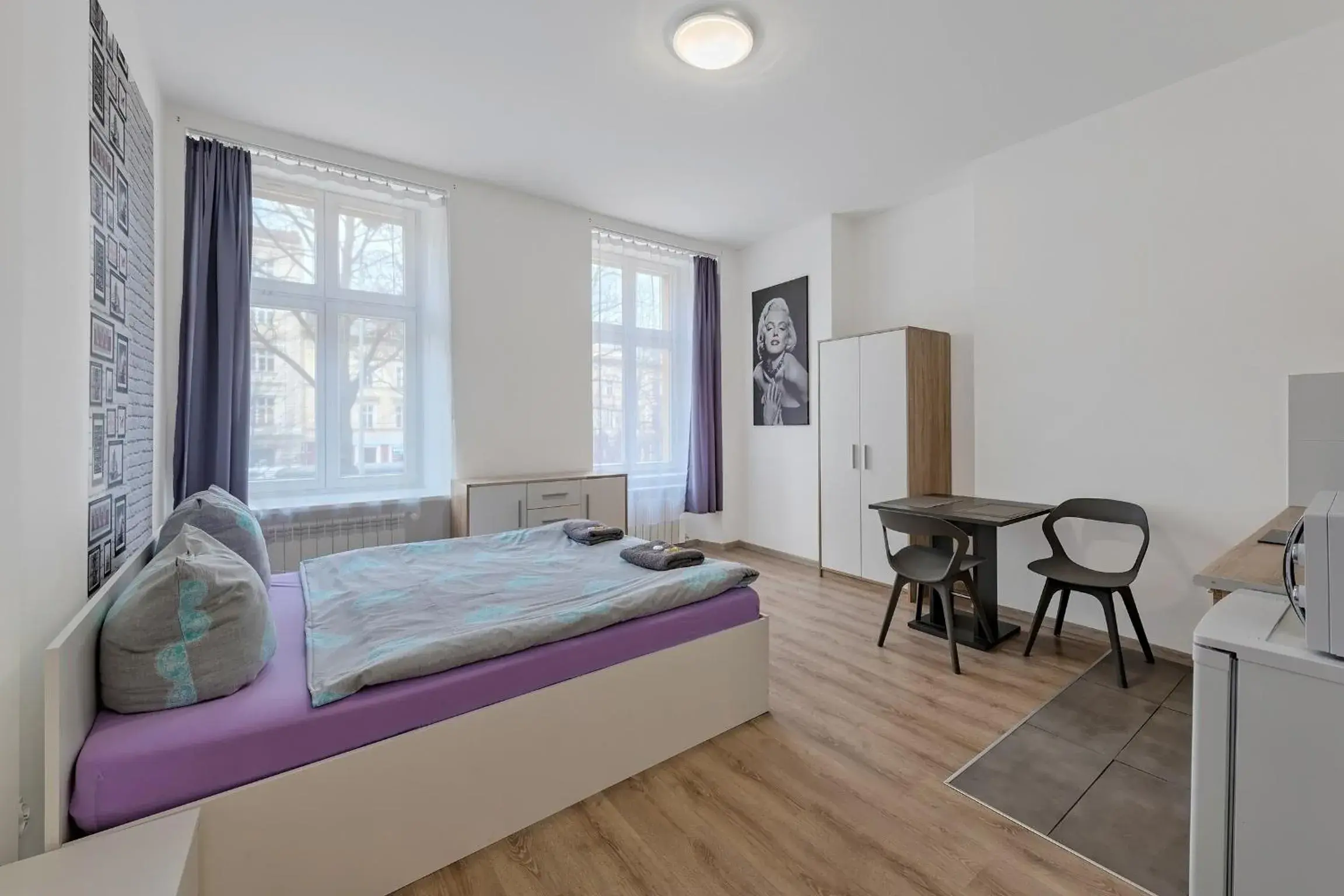 Classic Double Room with City View in Queen Apartments Classic Double Room with City View in Queen Apartments