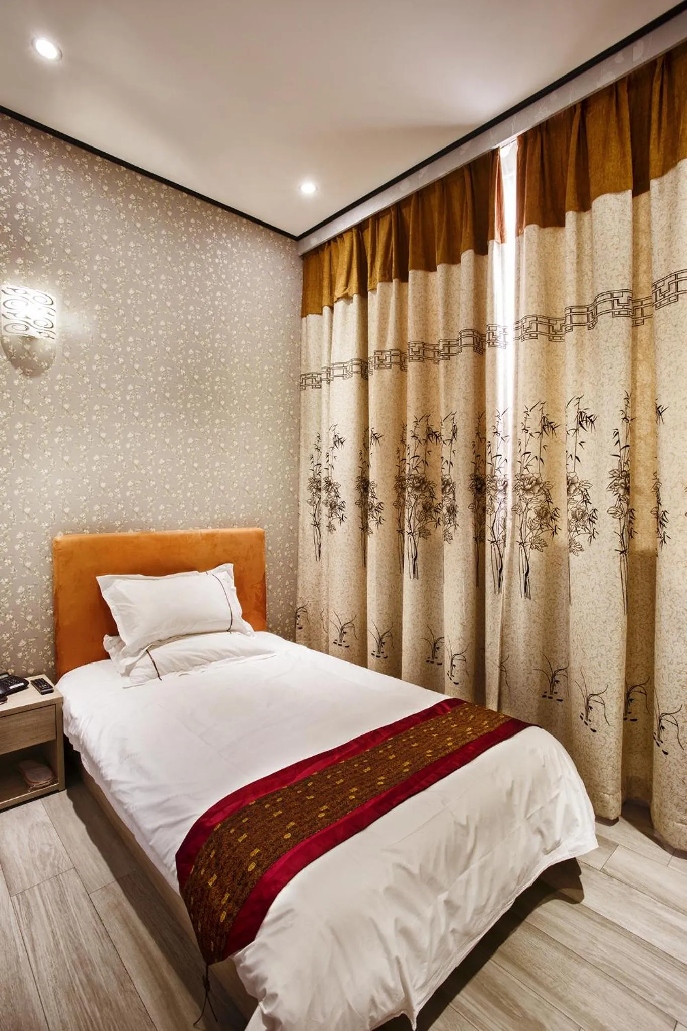 Bedroom, Bed in Igiban Hotel