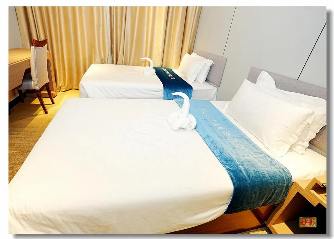 Bed in pristinehotel