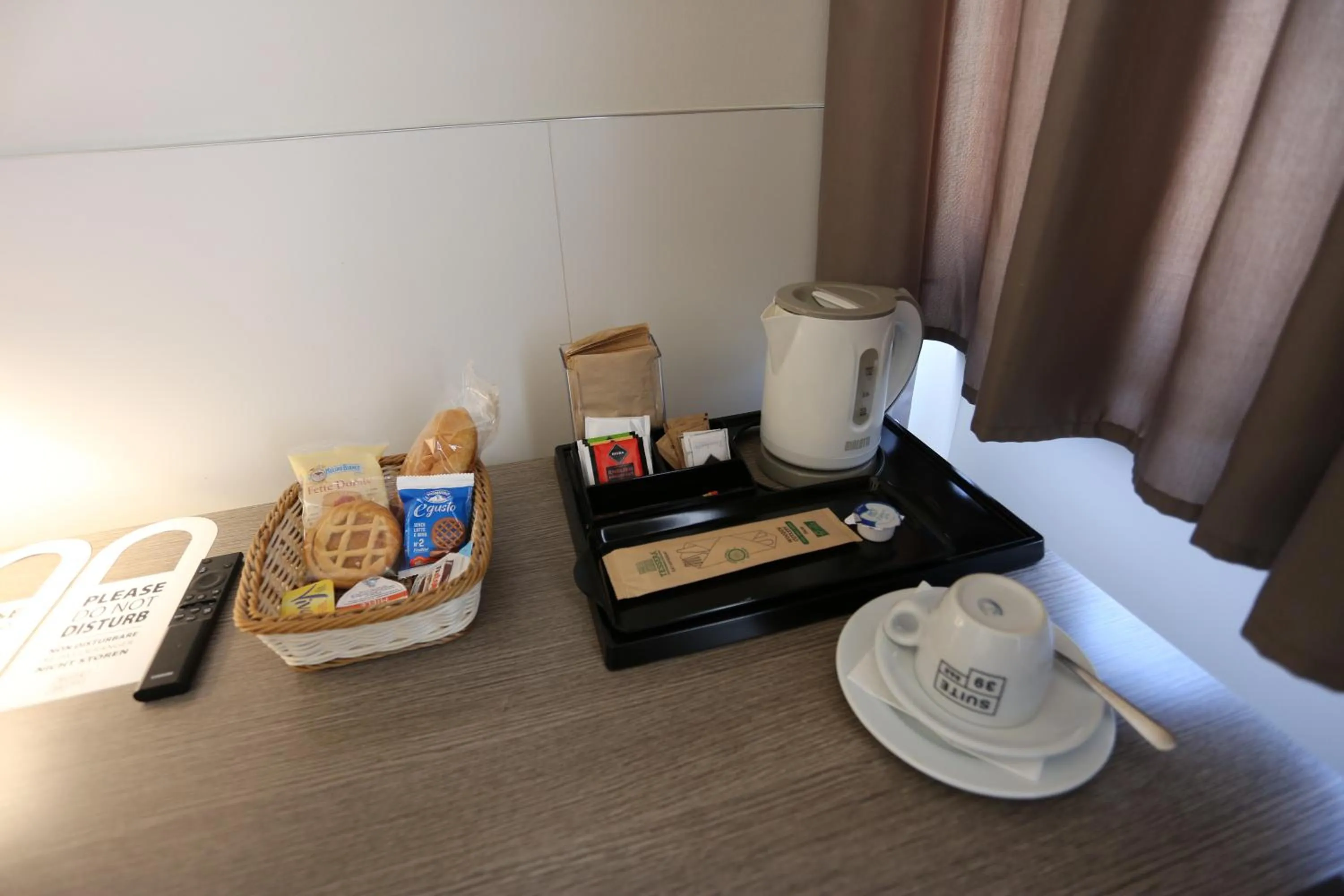 Coffee/tea facilities in Suite 39 B&B