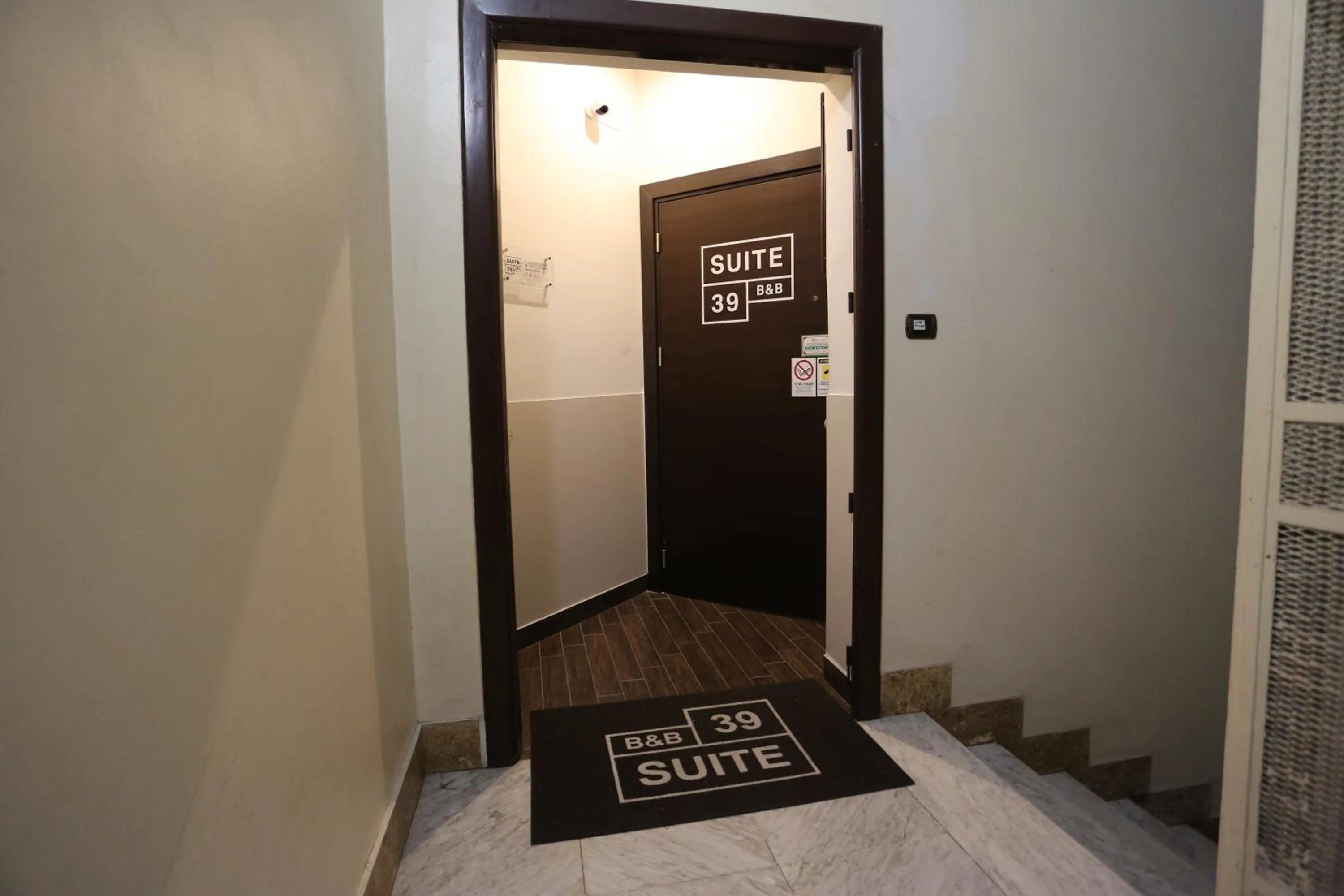 Facade/entrance in Suite 39 B&B