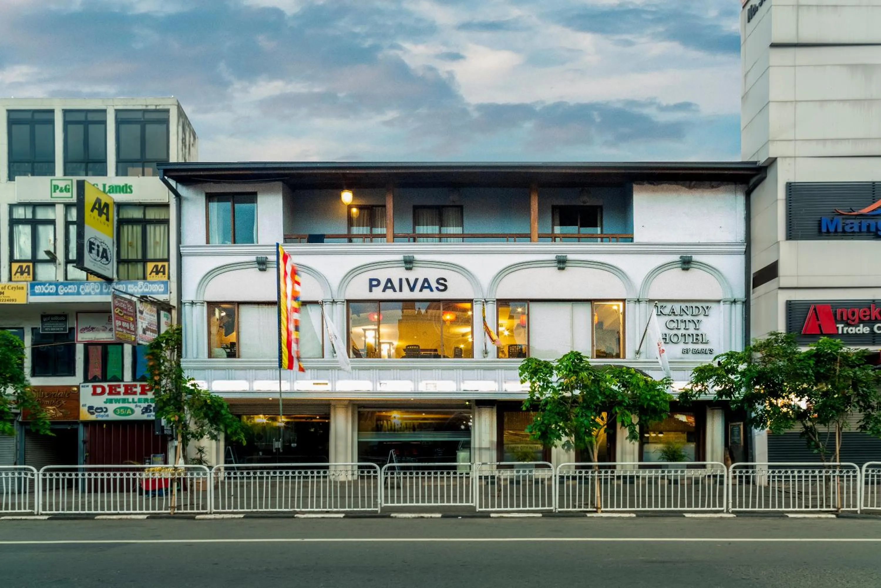 Property building in Kandy City Hotel by Earl's
