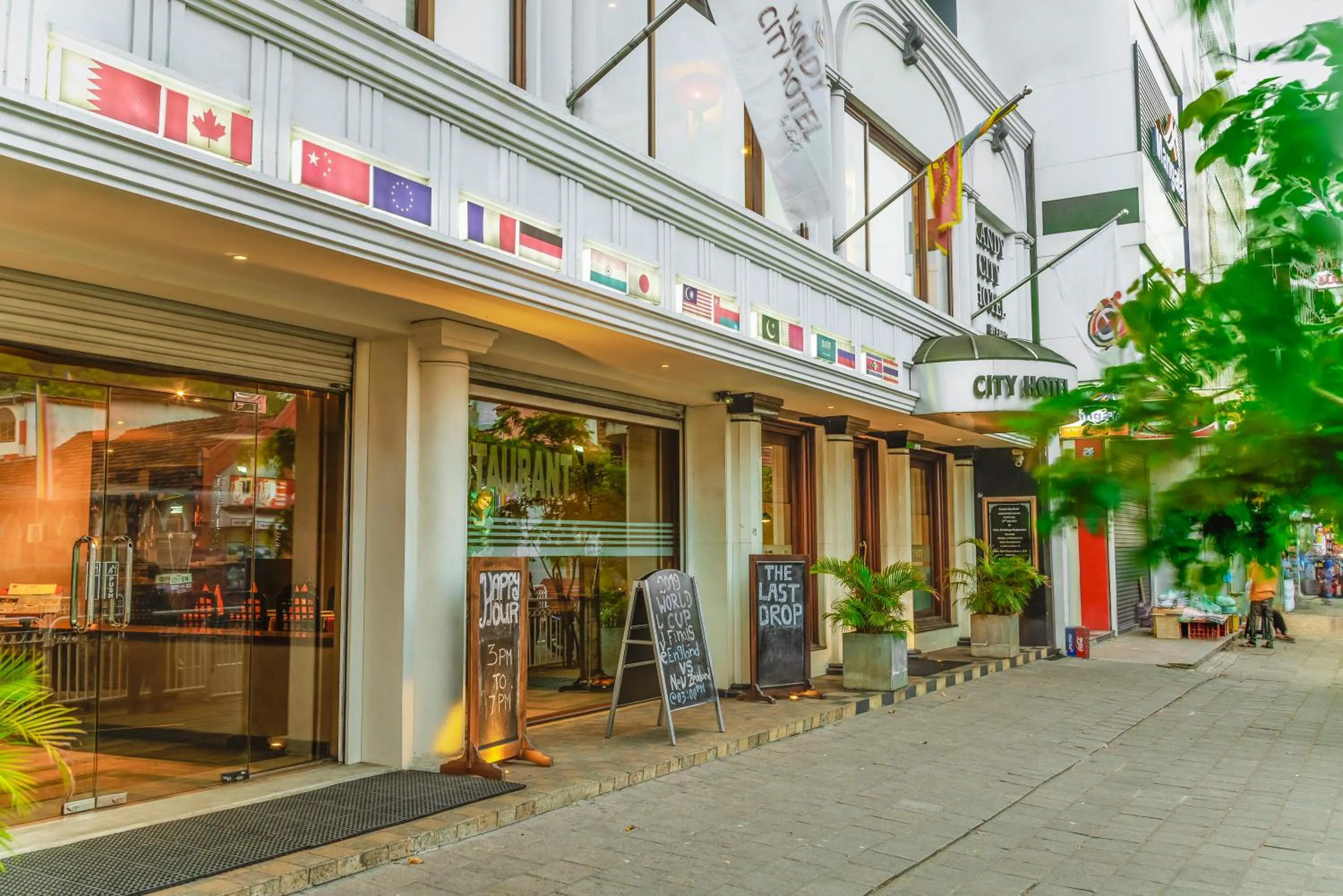 Patio in Kandy City Hotel by Earl's