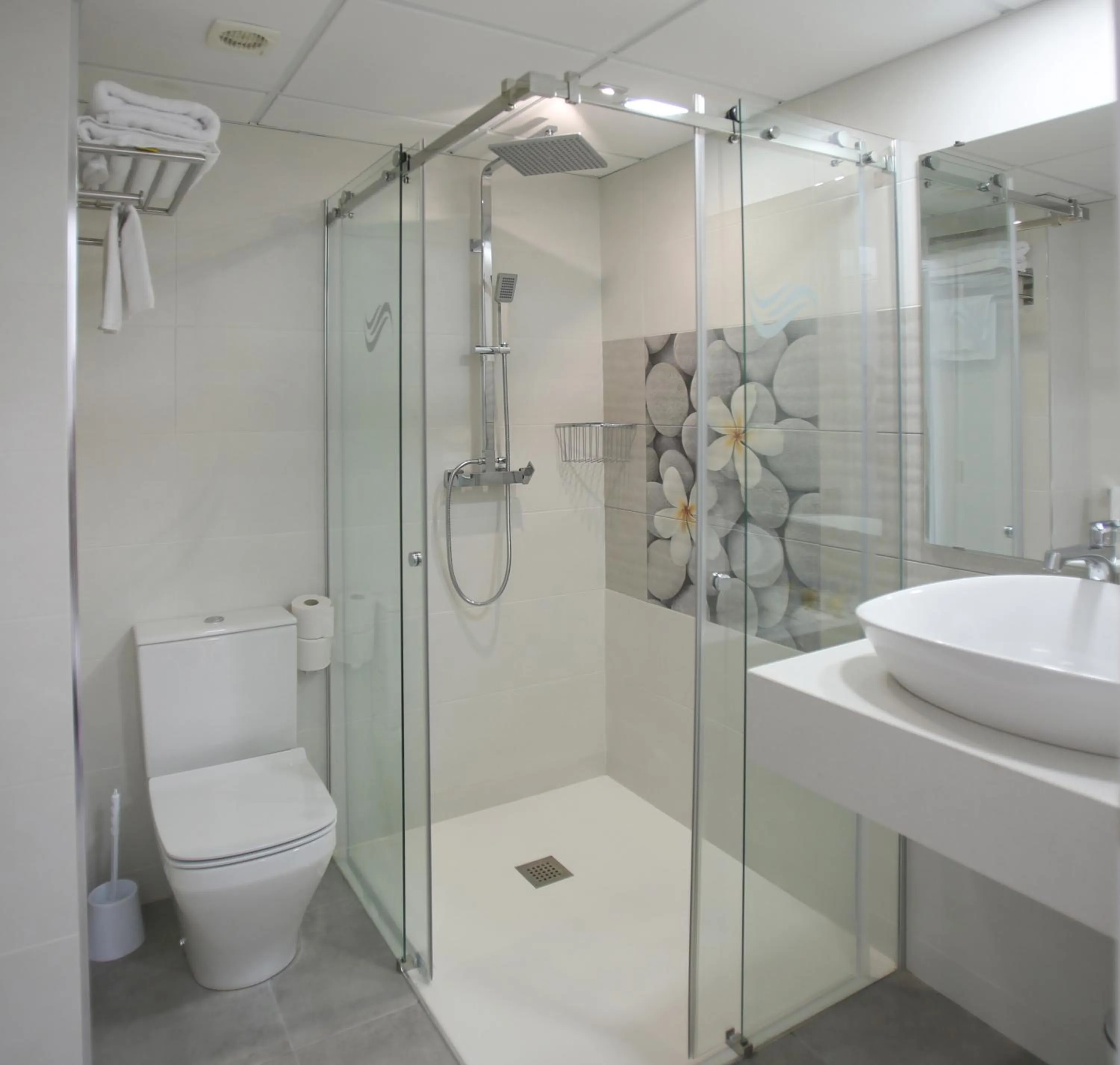 Bathroom in Hotel Europa Splash & Spa