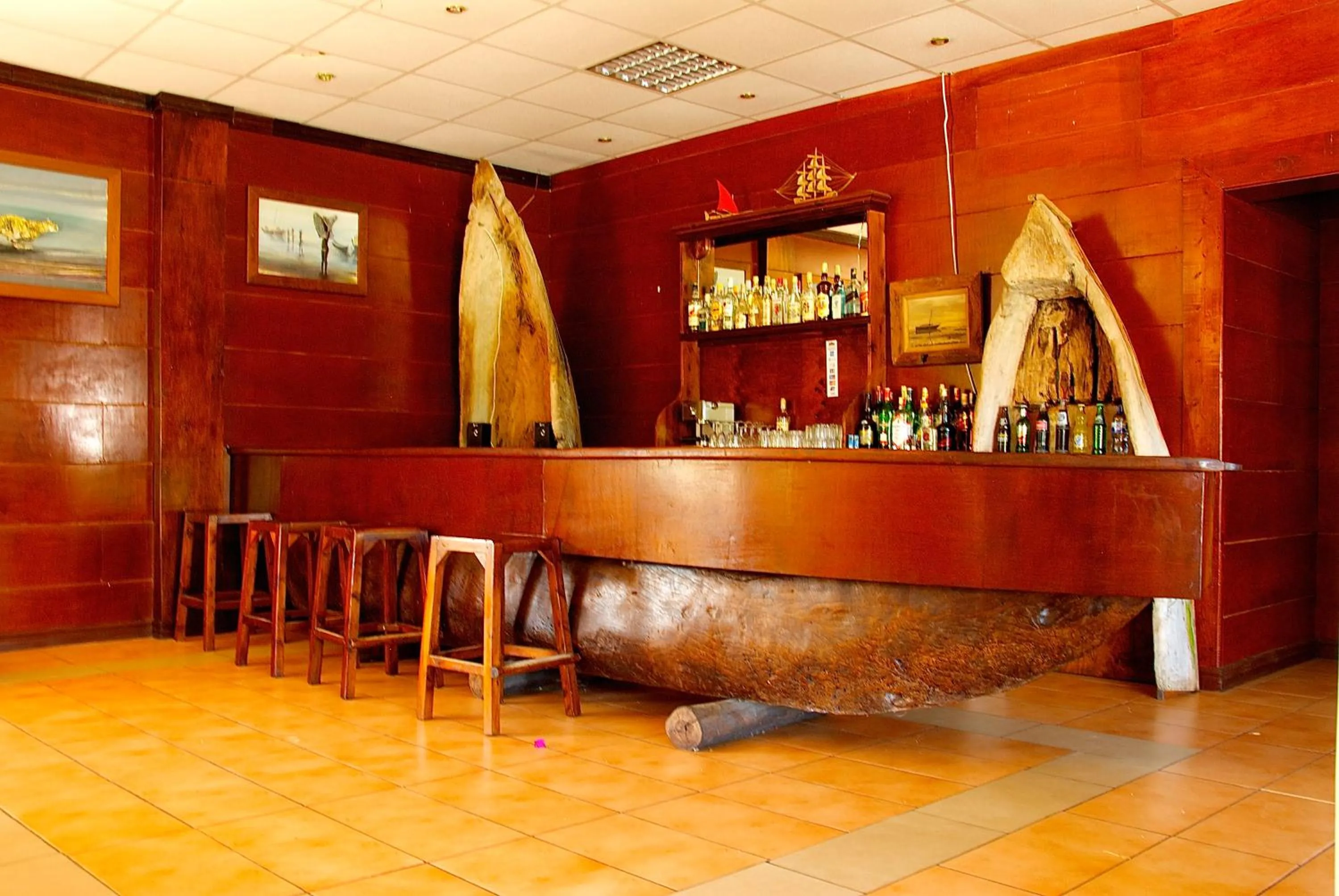 Restaurant/places to eat in Galu Inn