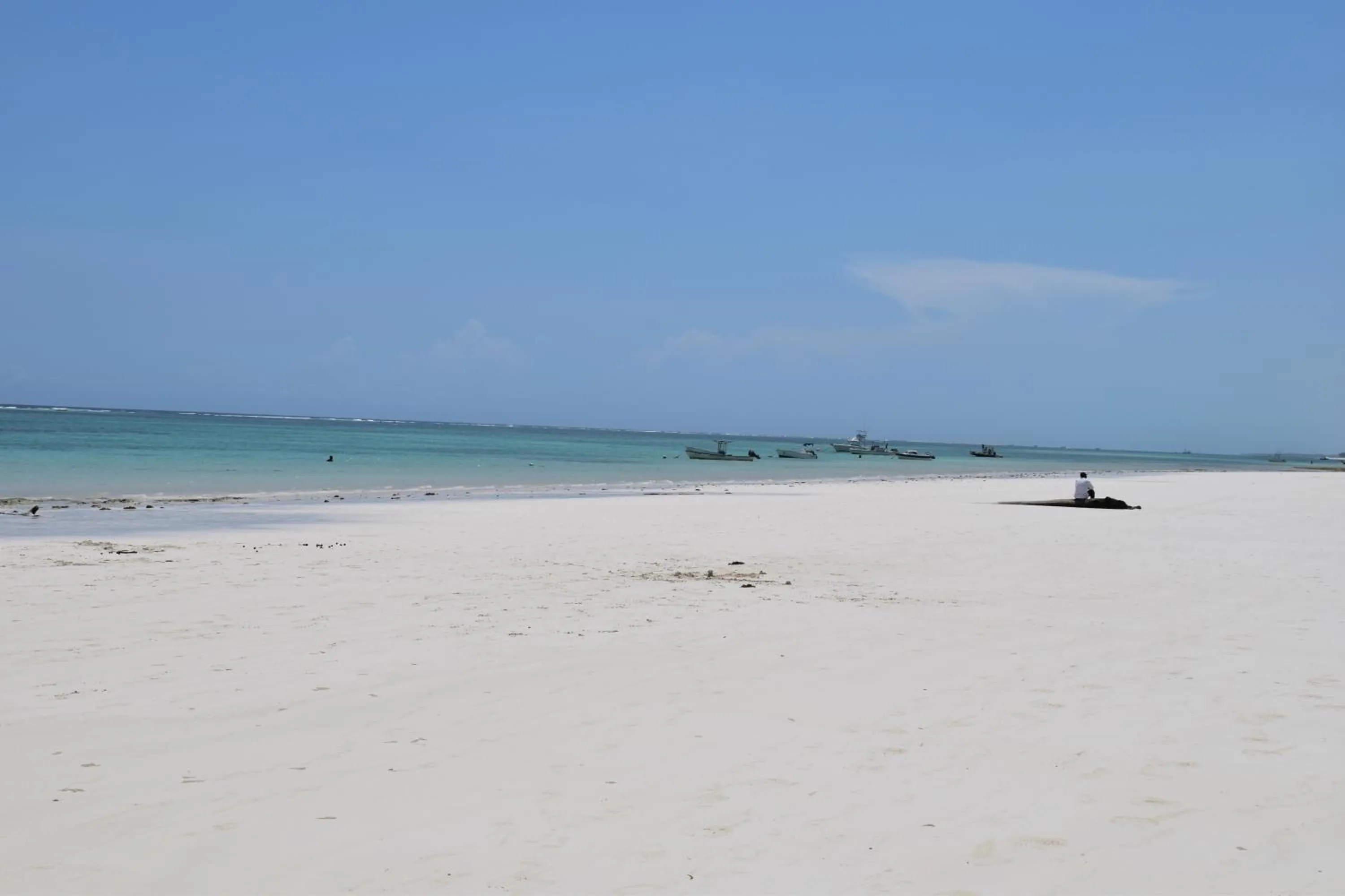 Beach in Galu Inn